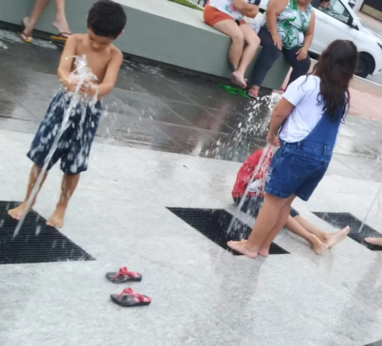 Children play ground in Apê Temporada Praia Grande SP Completo com Piscina, Churrasqueira, Estacionamento