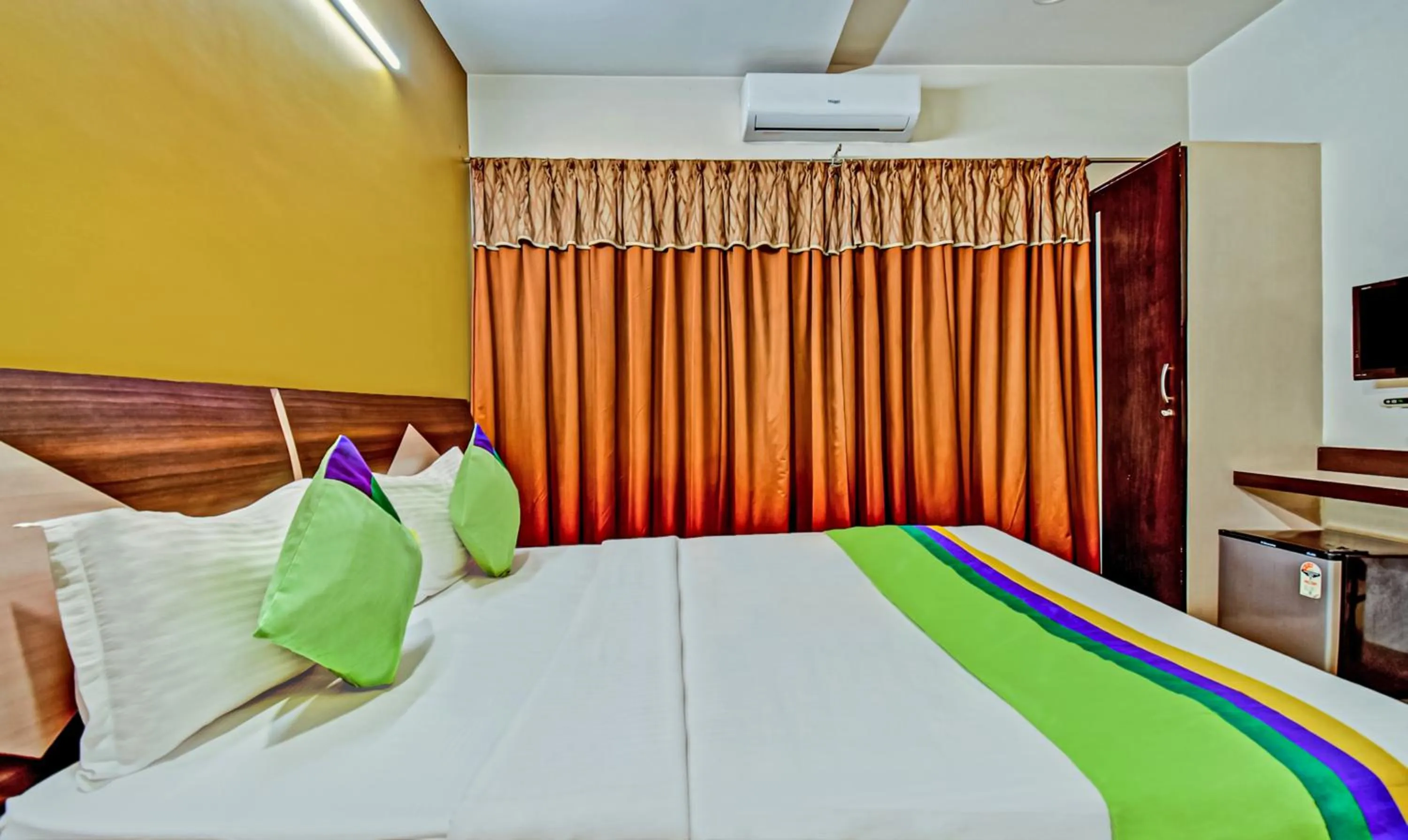 Bedroom, Bed in Treebo Raj Elegance Manyata Tech Park