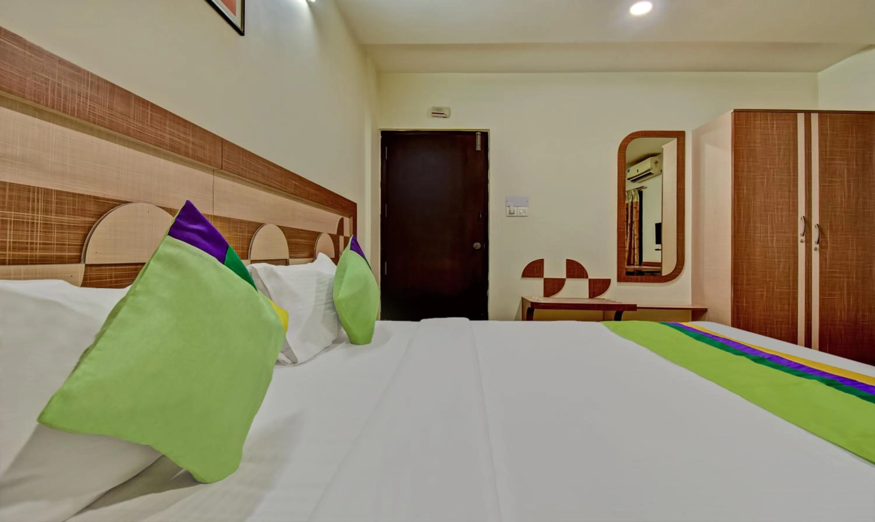 Bedroom, Bed in Treebo Raj Elegance Manyata Tech Park
