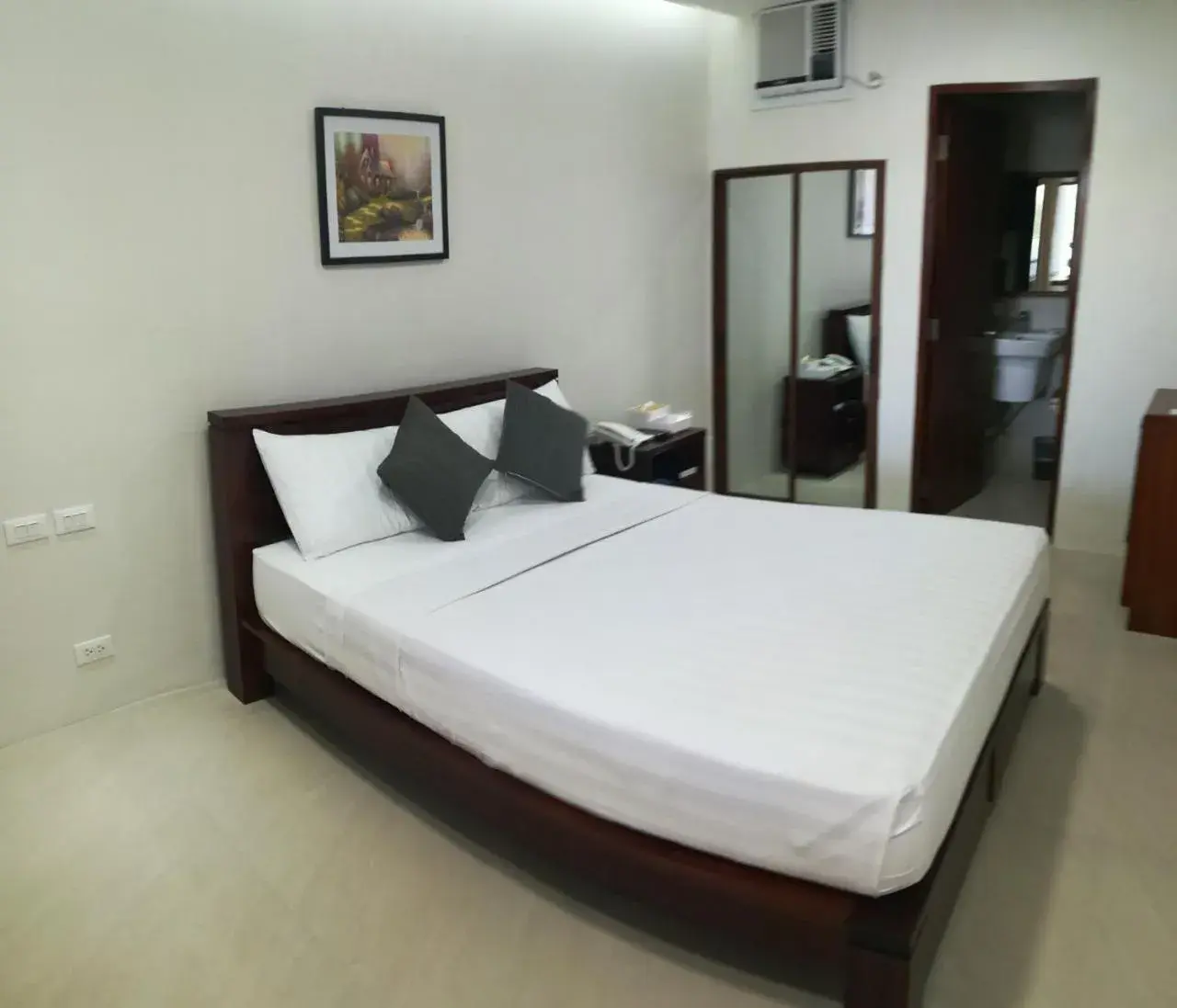 Deluxe Queen Room in Nirvana Resort Puerto Galera Deluxe Queen Room in Nirvana Resort Puerto Galera