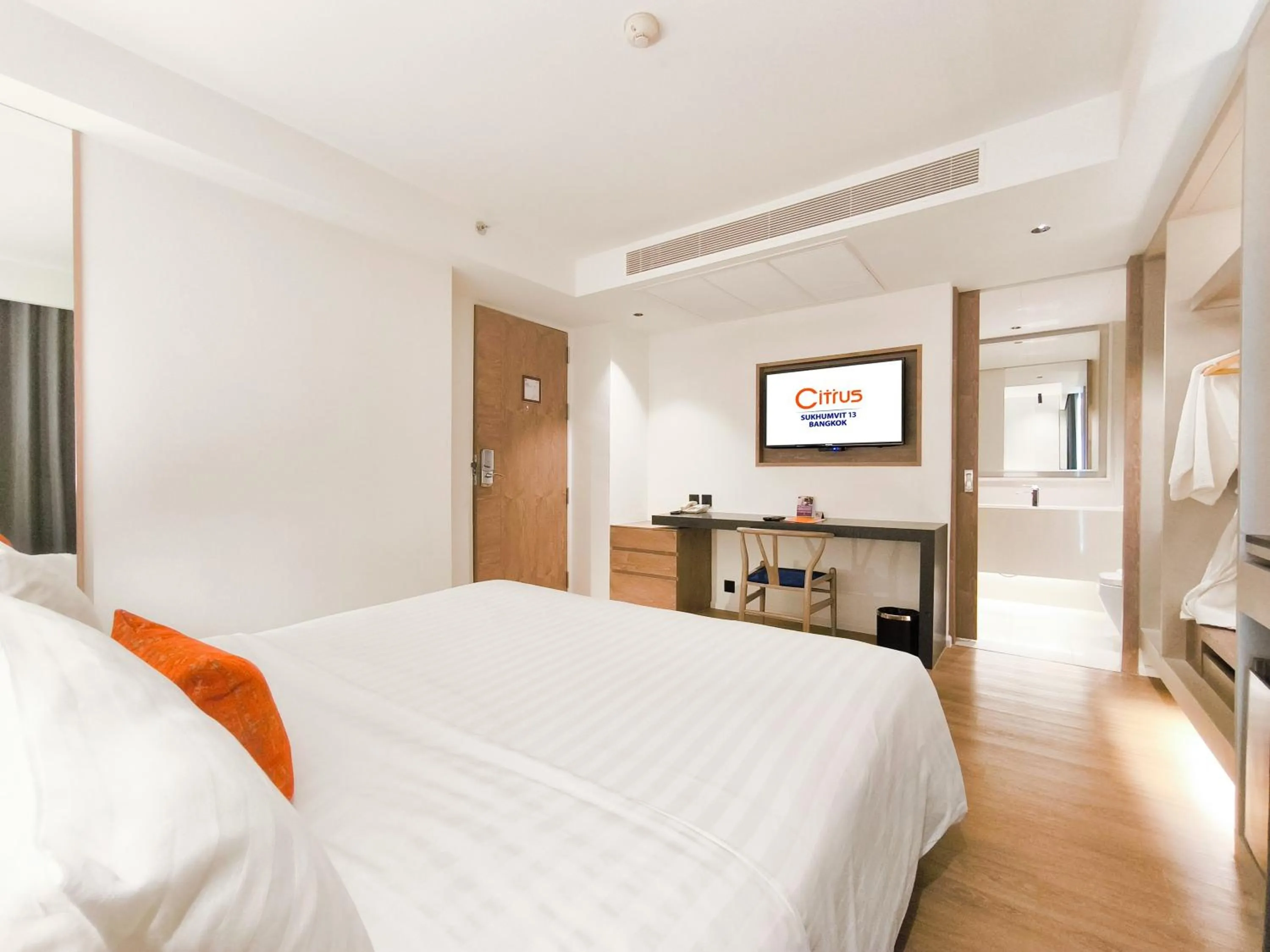 Bed in Citrus Sukhumvit 13 Nana Bangkok by Compass Hospitality - Newly Renovated