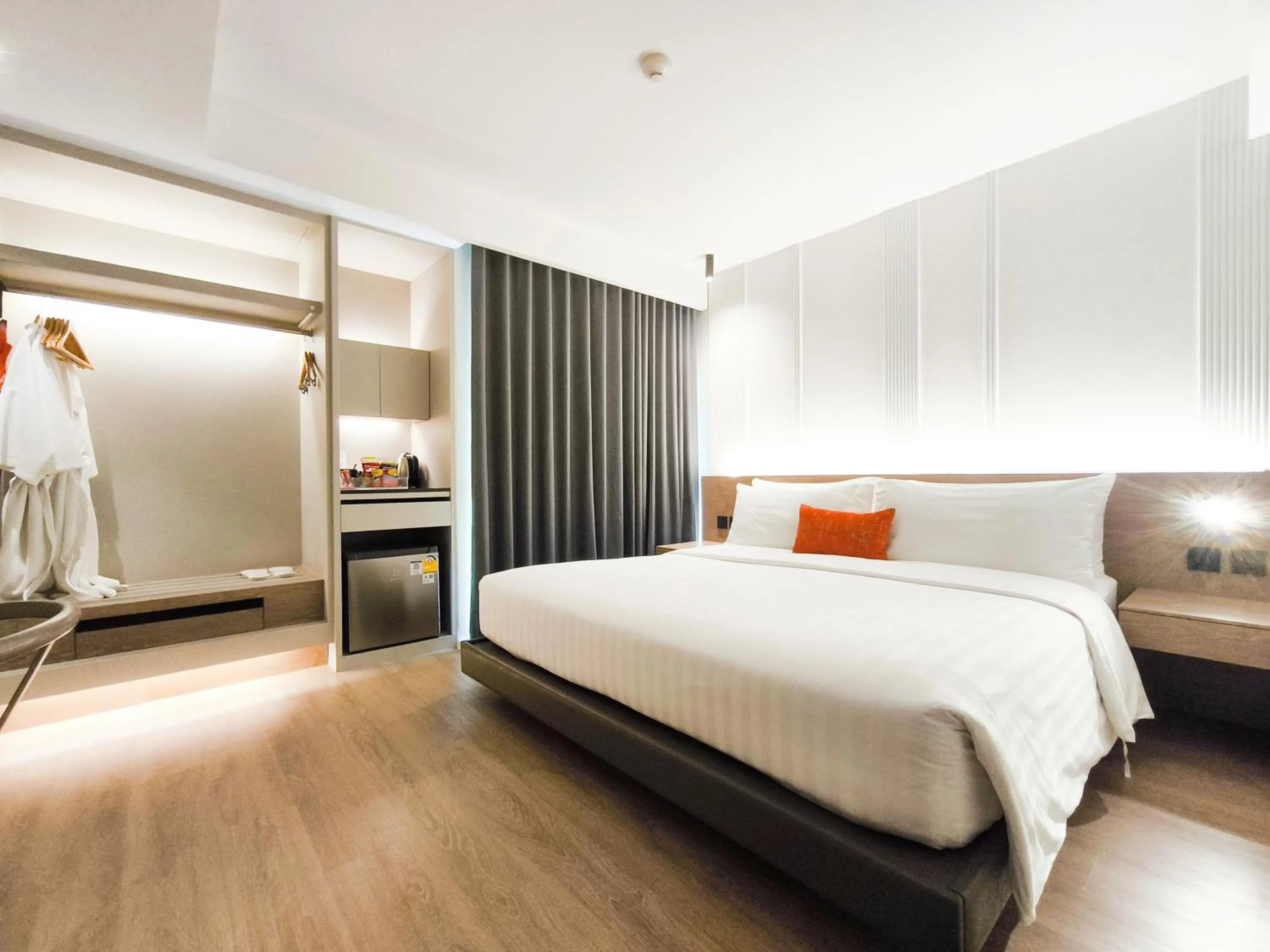 Bed in Citrus Sukhumvit 13 Nana Bangkok by Compass Hospitality - Newly Renovated