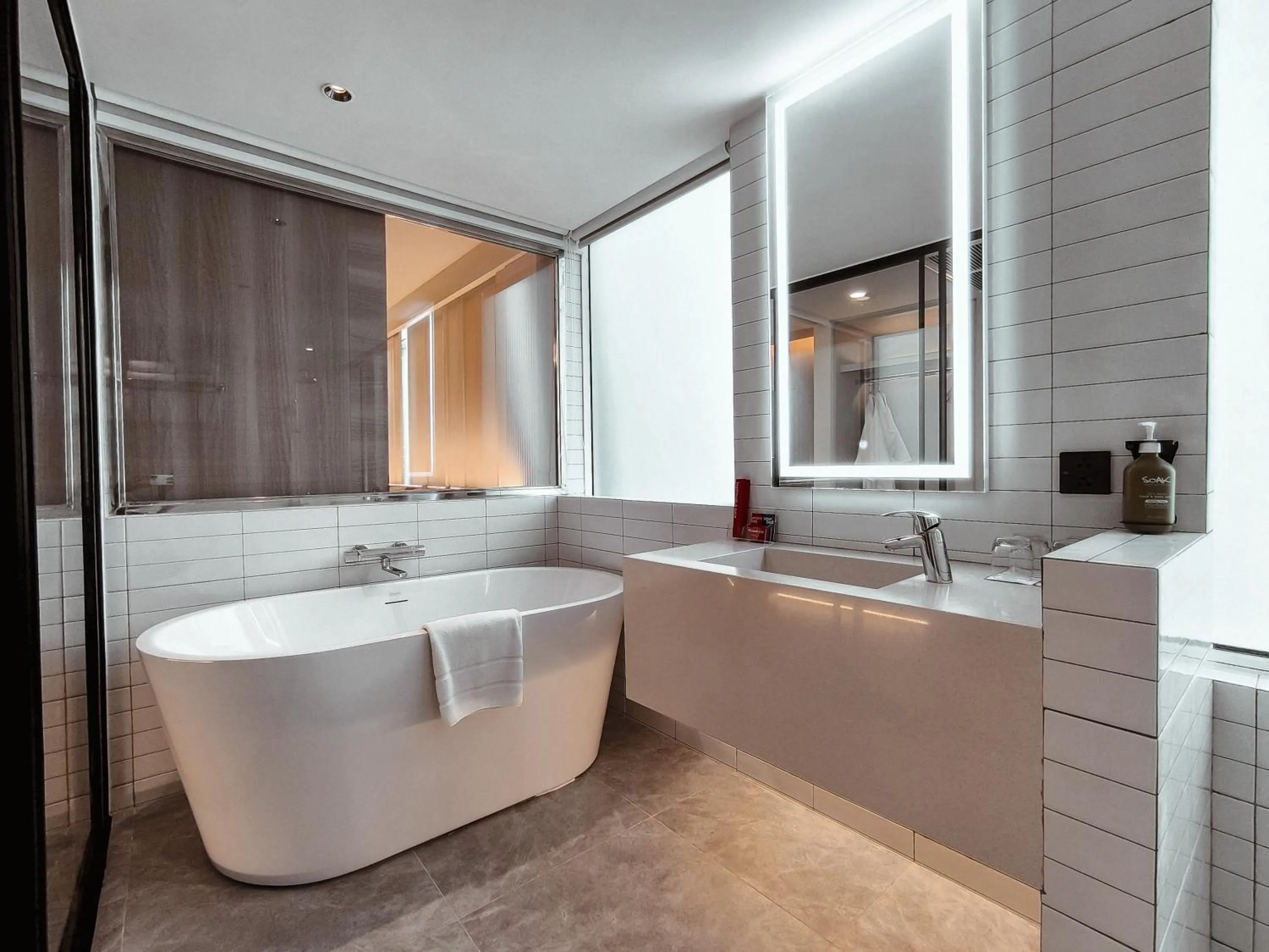 Bath in Citrus Sukhumvit 13 Nana Bangkok by Compass Hospitality - Newly Renovated