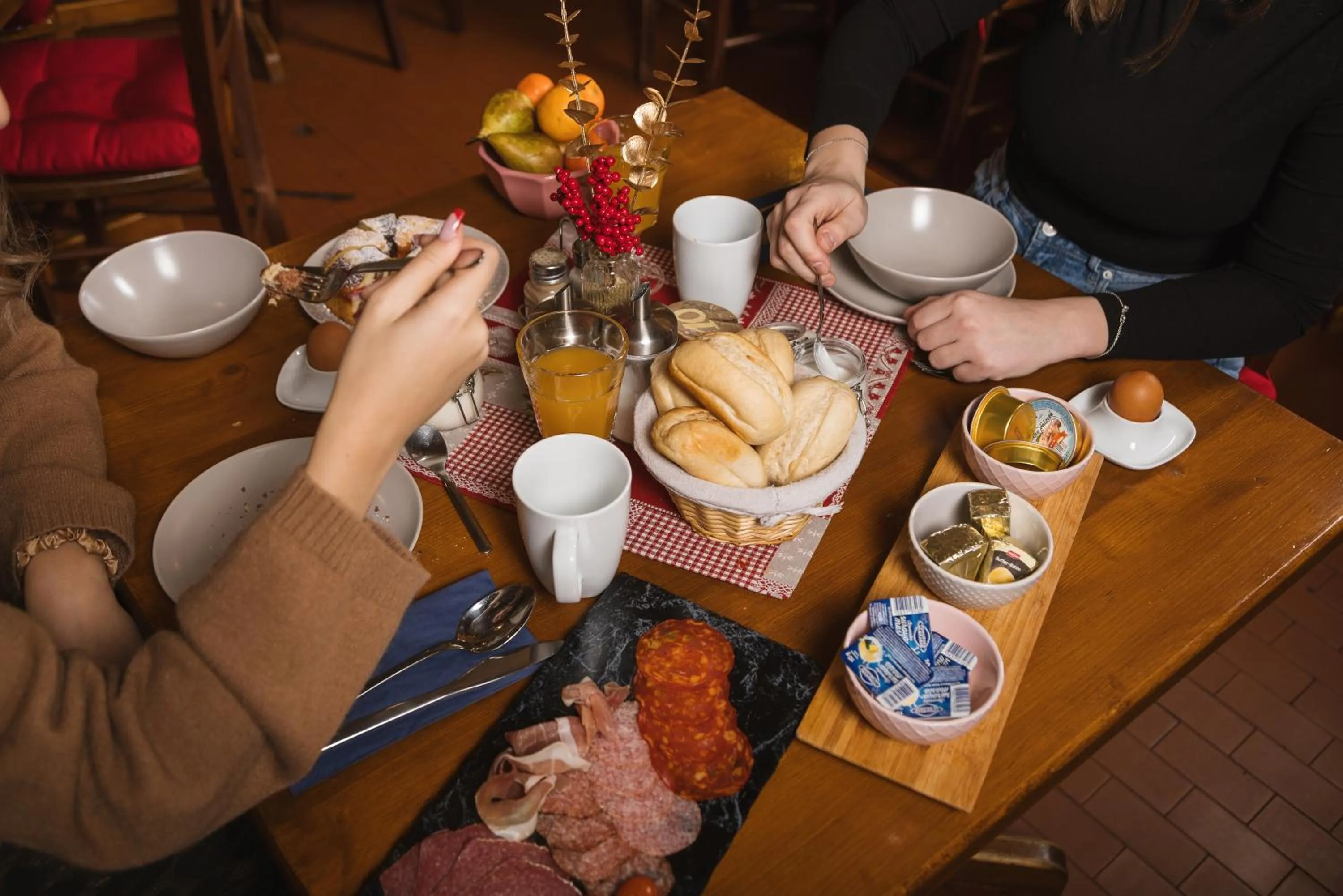 Breakfast in Central Bled House