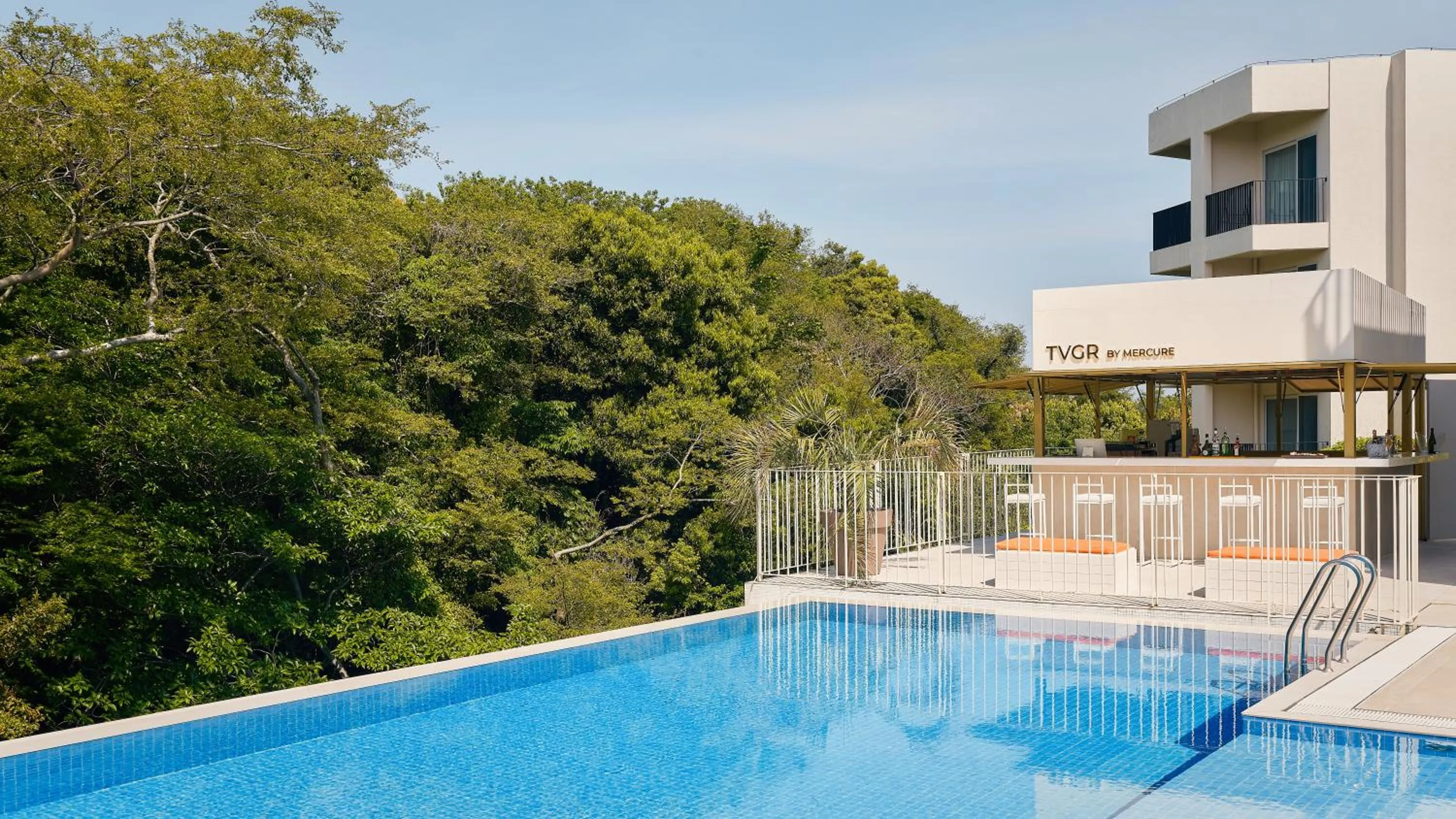 Swimming pool in Mercure Ambassador Jeju