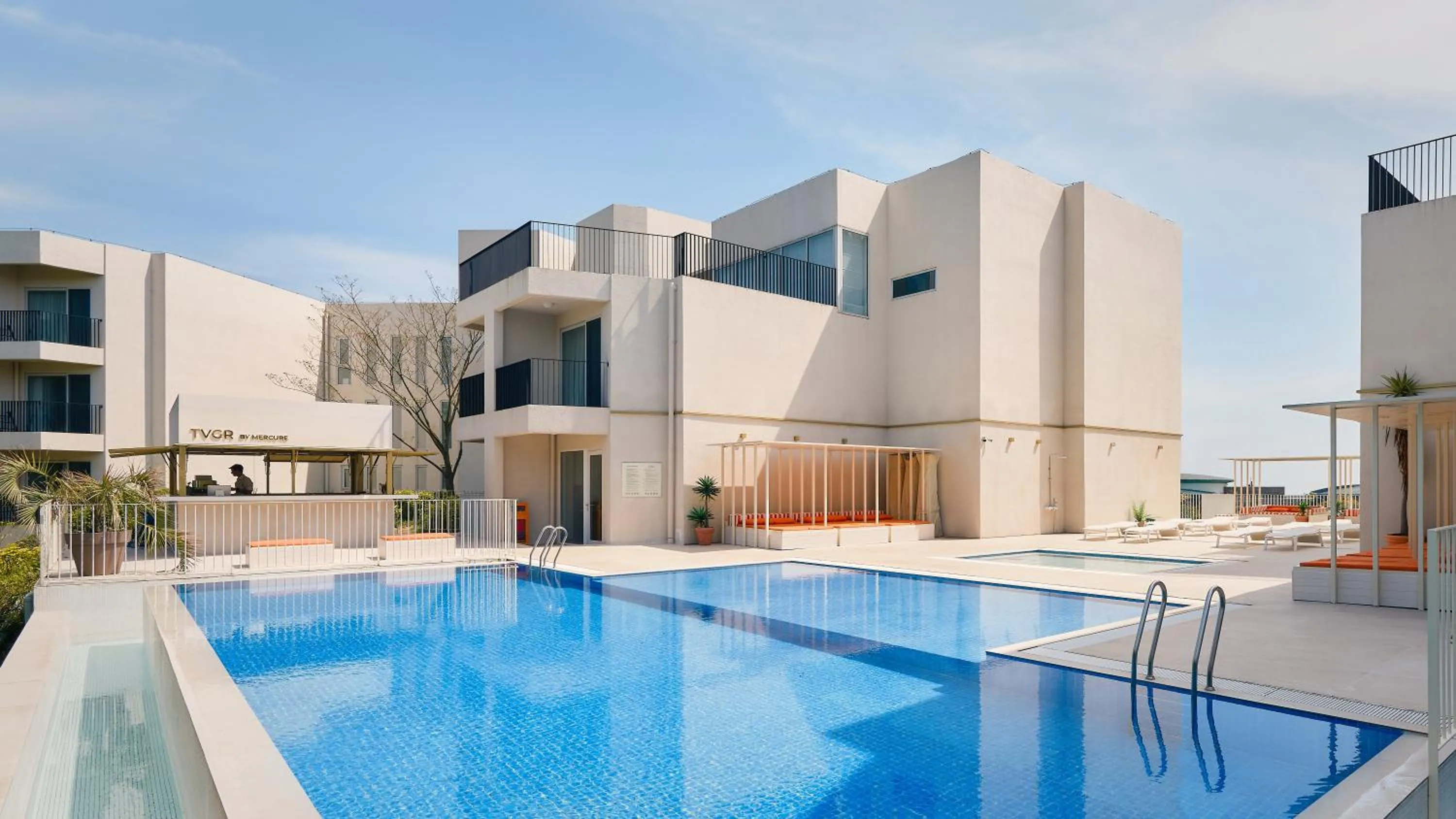 Swimming pool in Mercure Ambassador Jeju