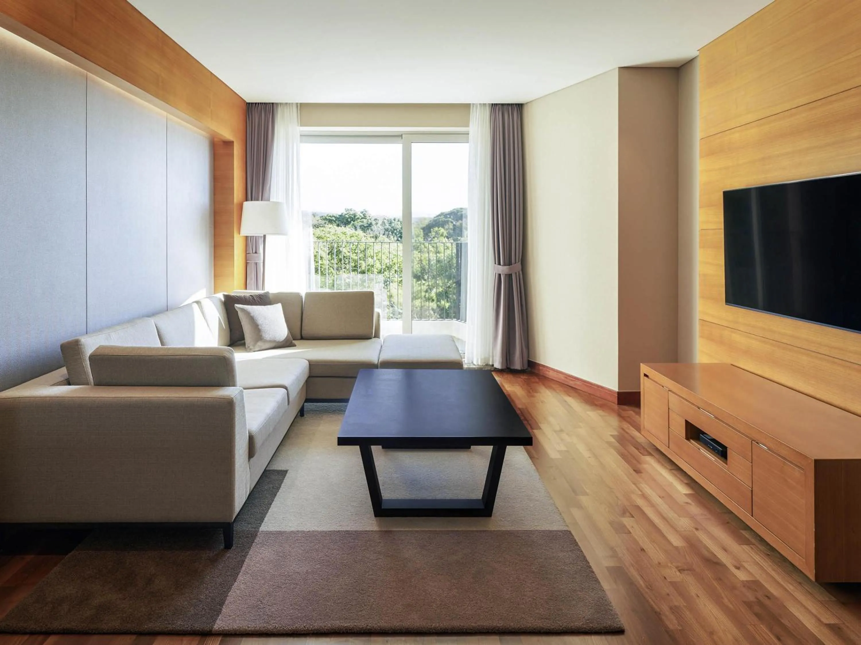 Photo of the whole room in Mercure Ambassador Jeju