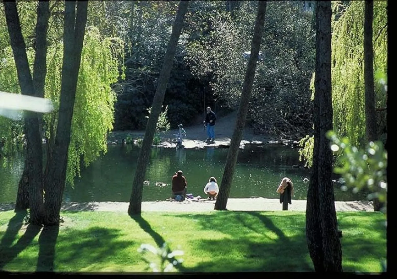 Property building in Les rivages de Coudoulière