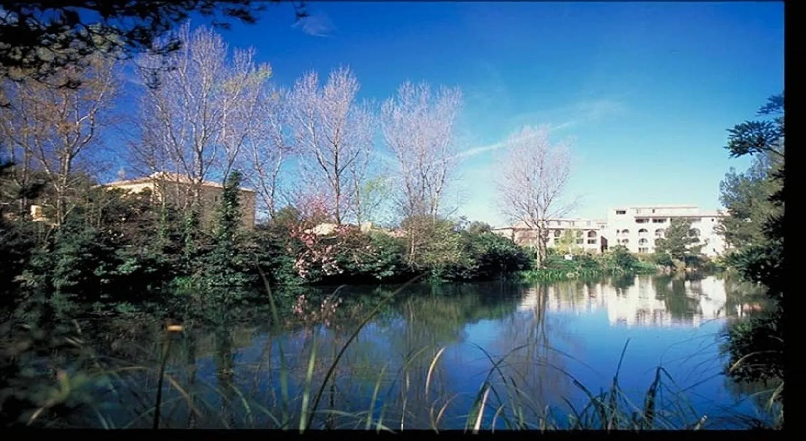 Property building in Les rivages de Coudoulière