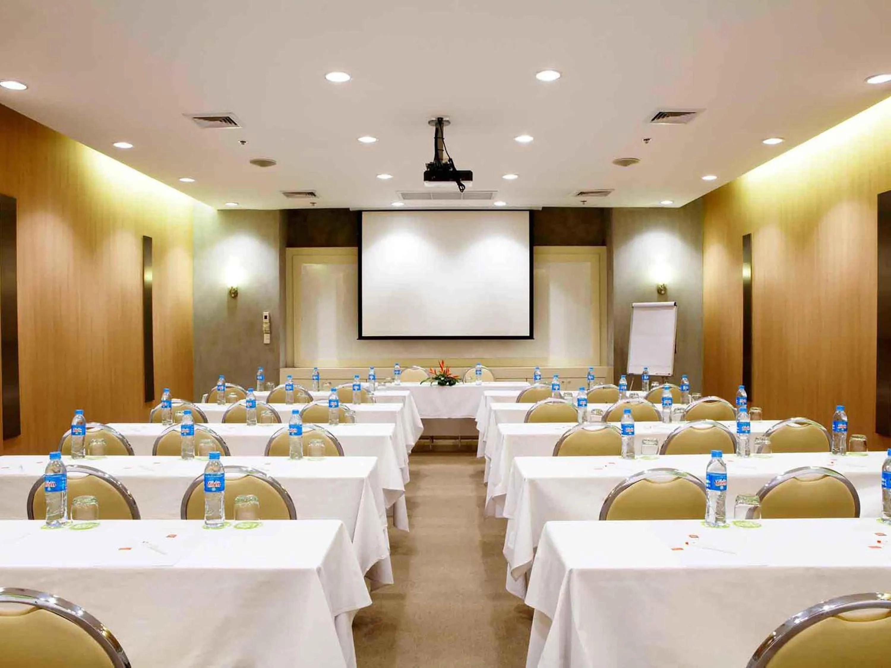 Meeting/conference room in Ibis Phuket Patong