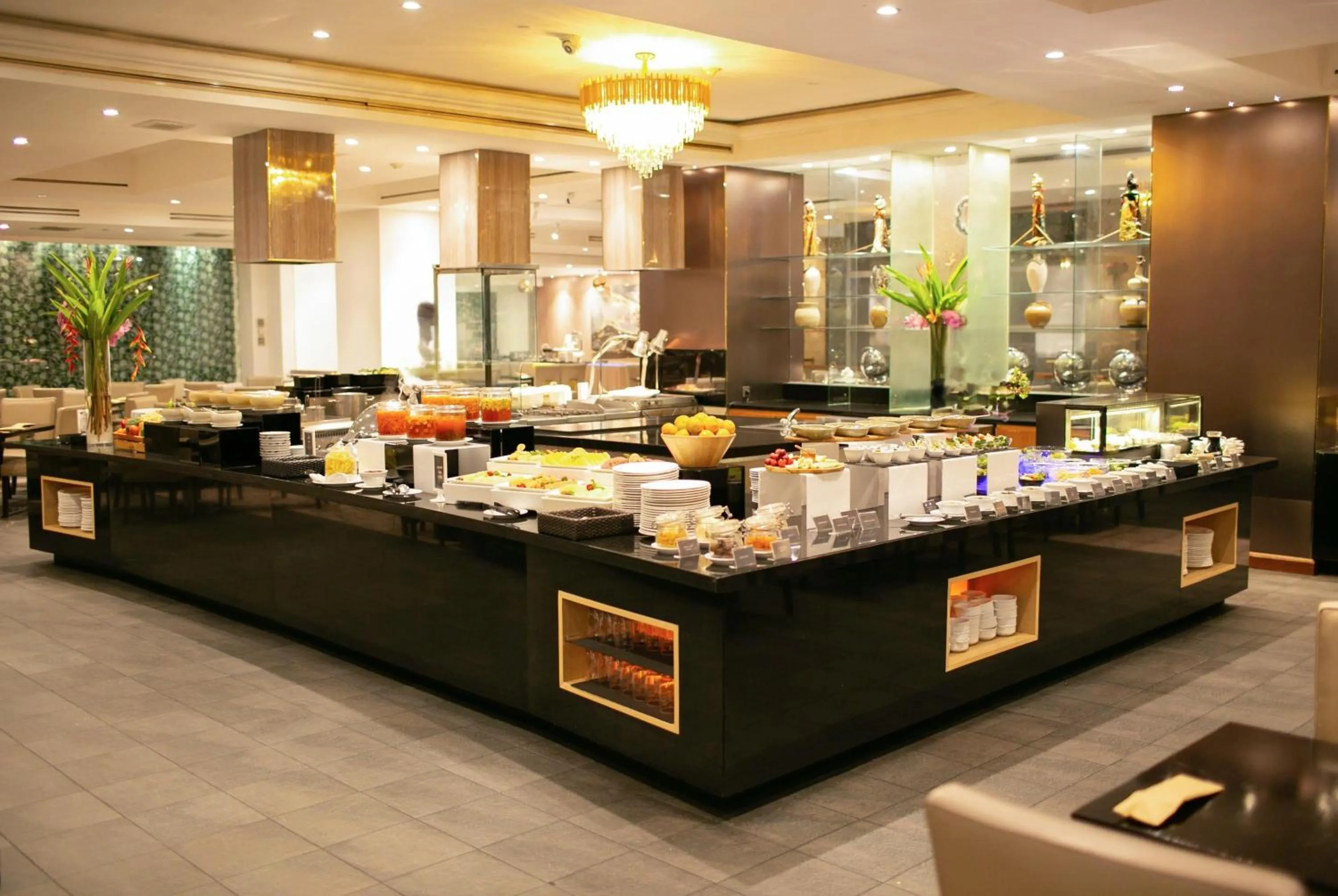 Restaurant/places to eat in Wyndham Casablanca Jakarta