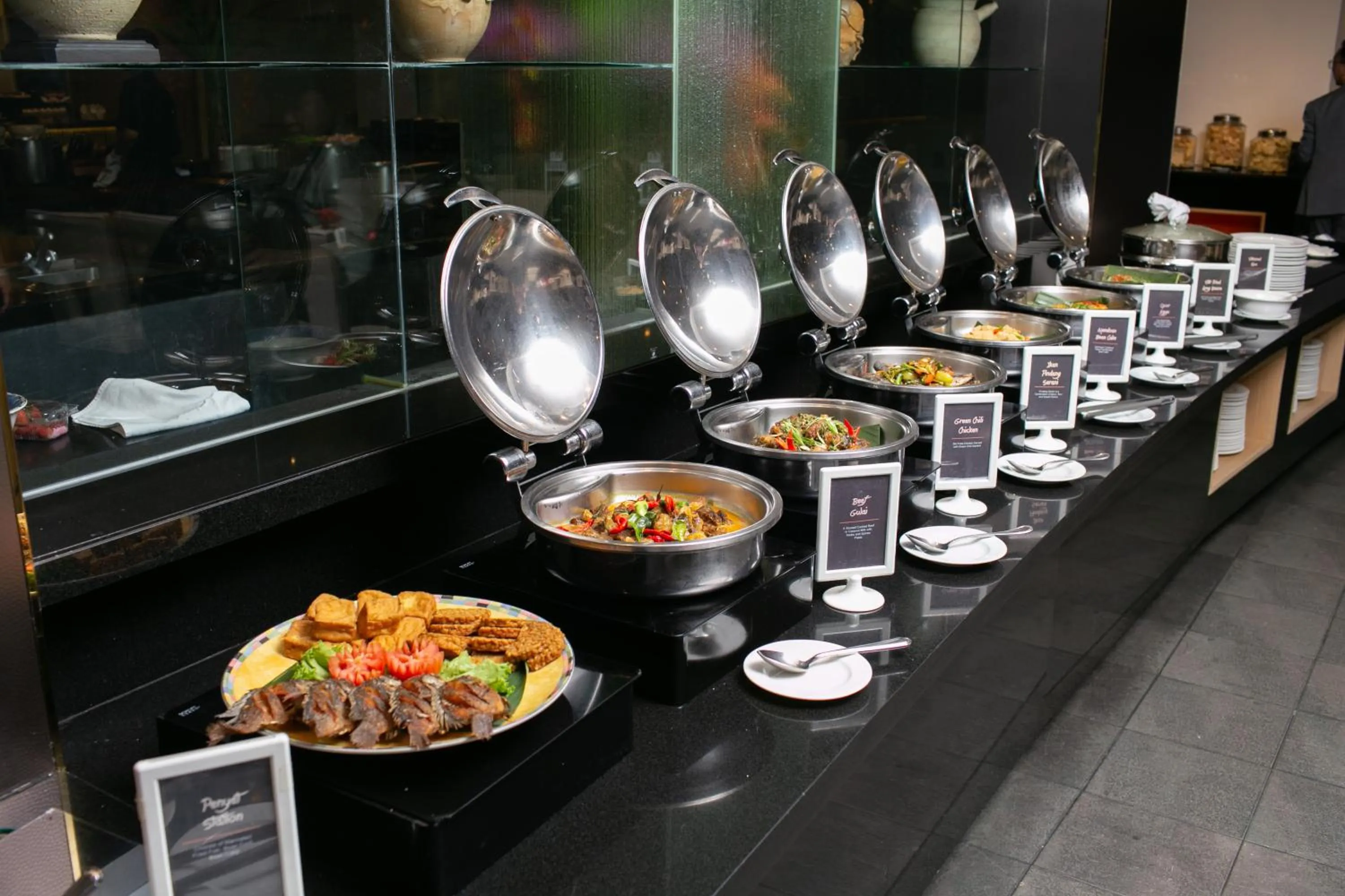 Restaurant/places to eat in Wyndham Casablanca Jakarta