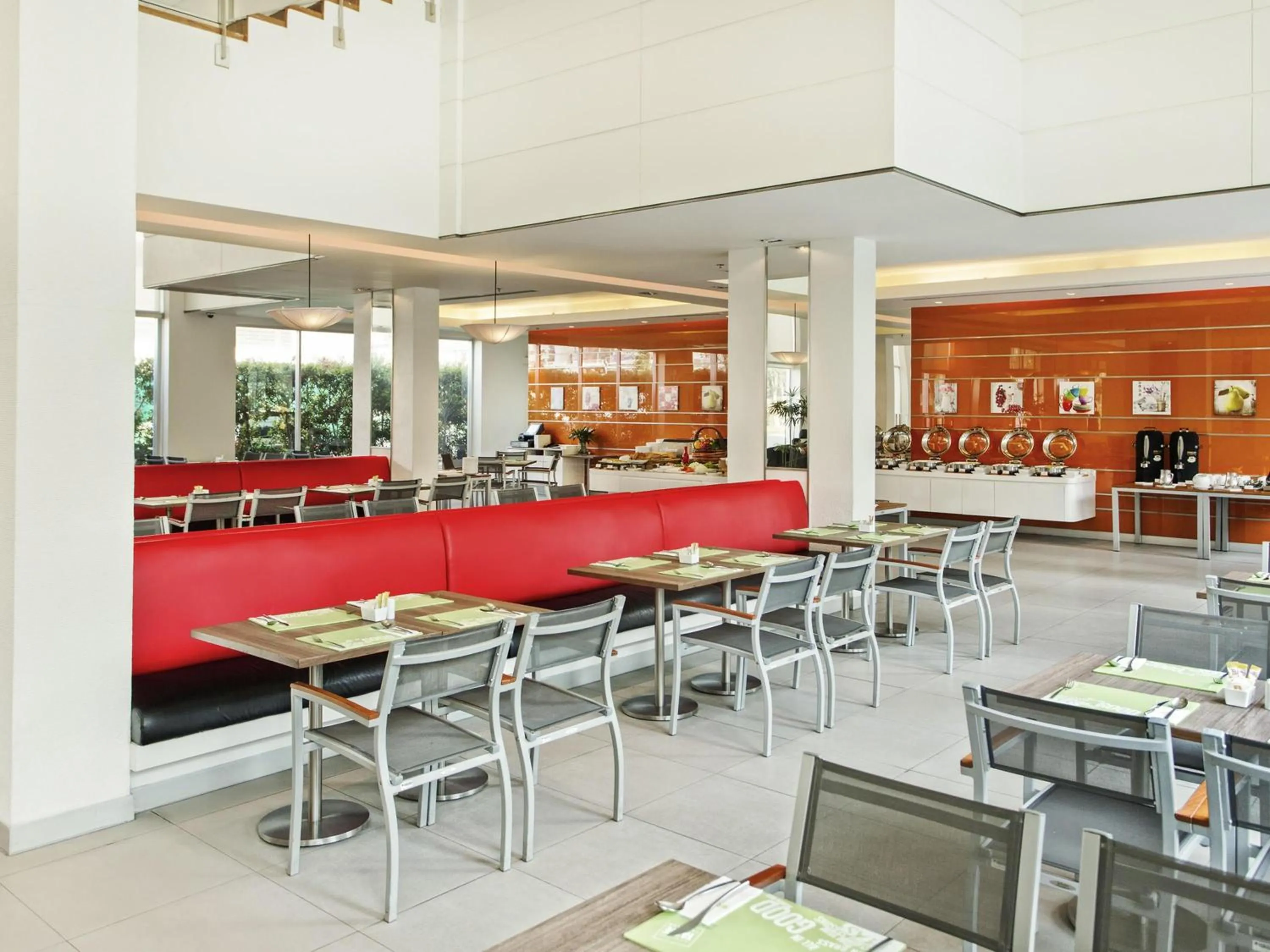 Restaurant/places to eat in Ibis Pattaya