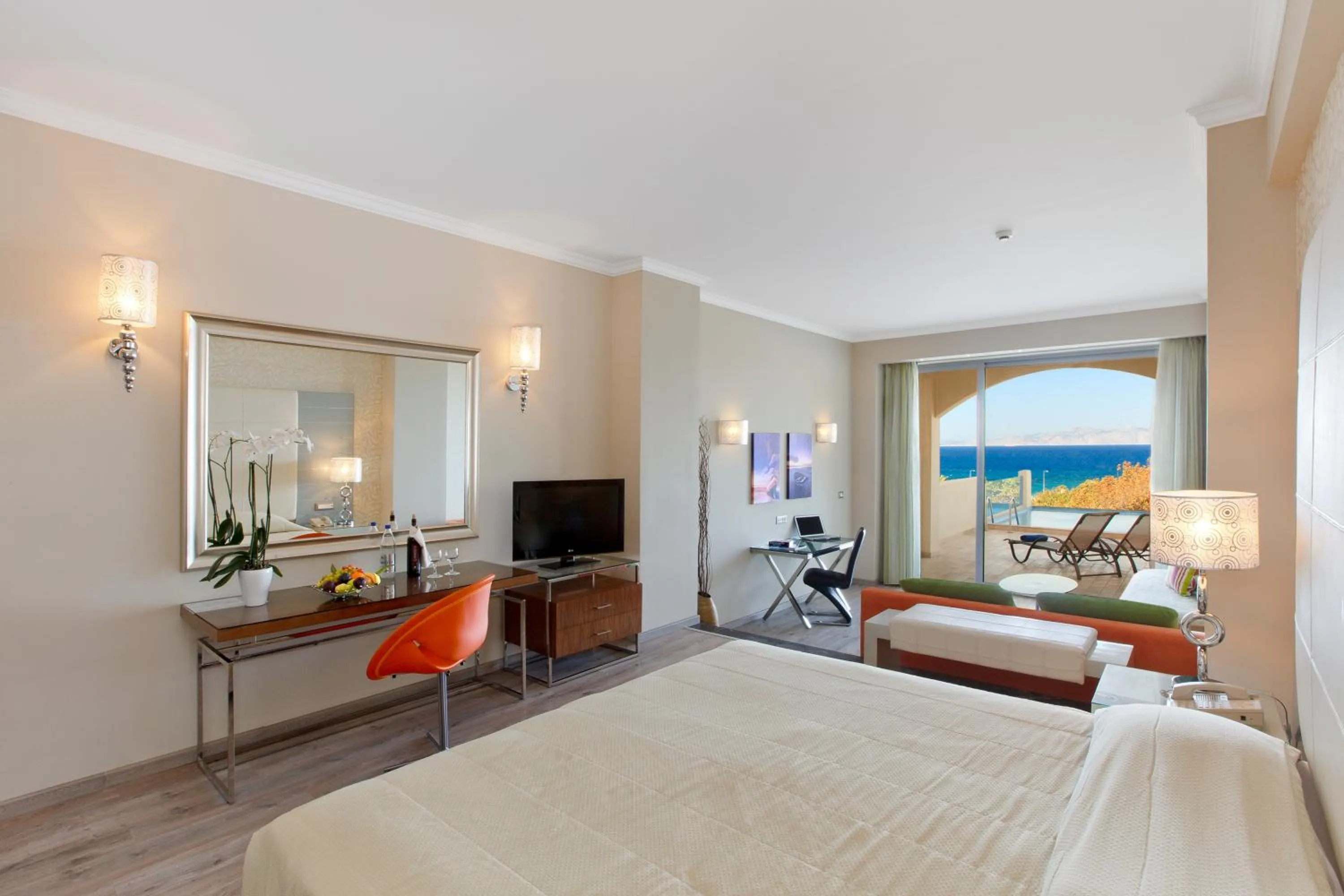 Bedroom, Bed in Atrium Platinum Resort & Spa