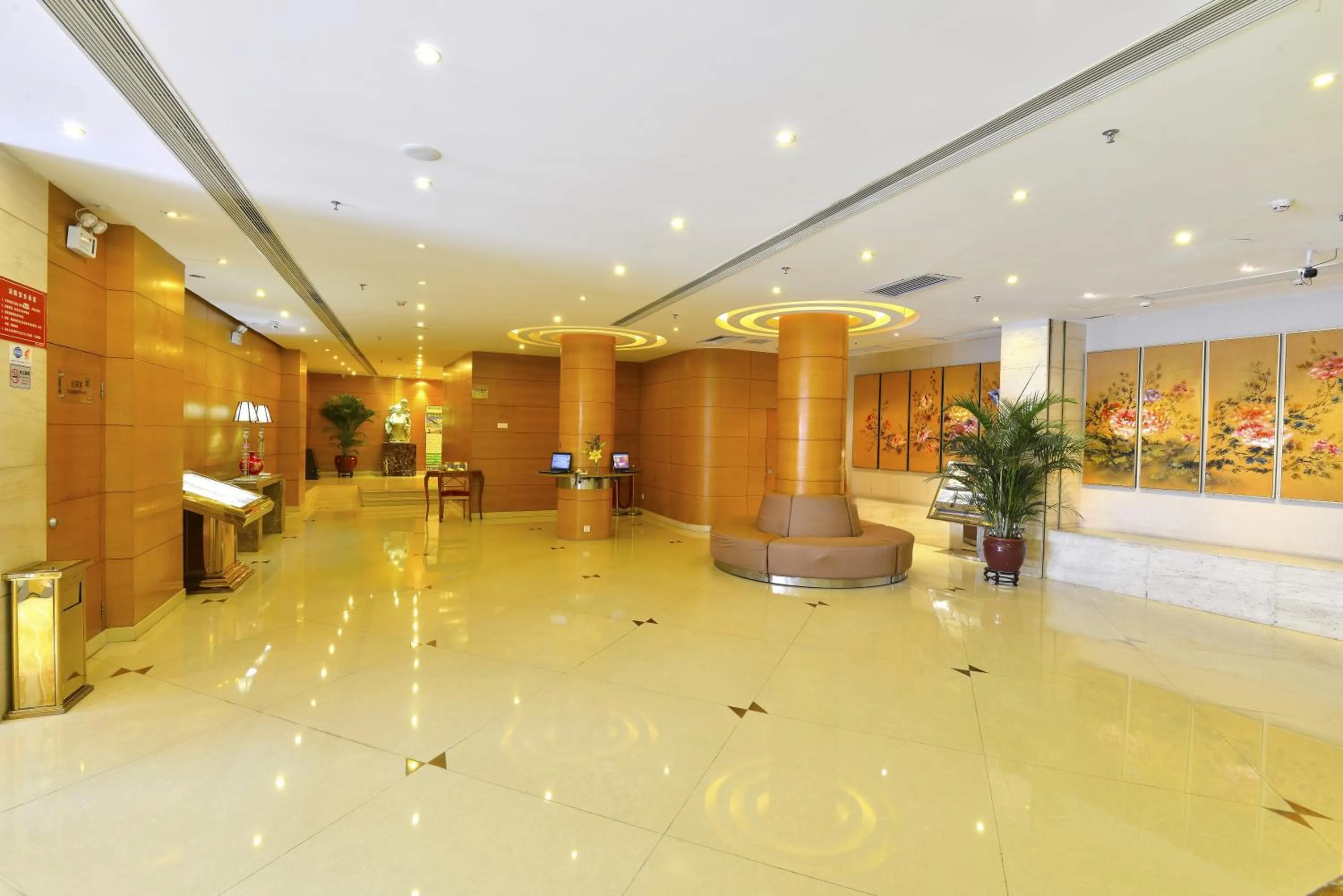 Lobby or reception, Lobby/Reception in Shenzhen Sunon Hotel,Dongmen (Formerly Sunon Holiday Villa Hotel)