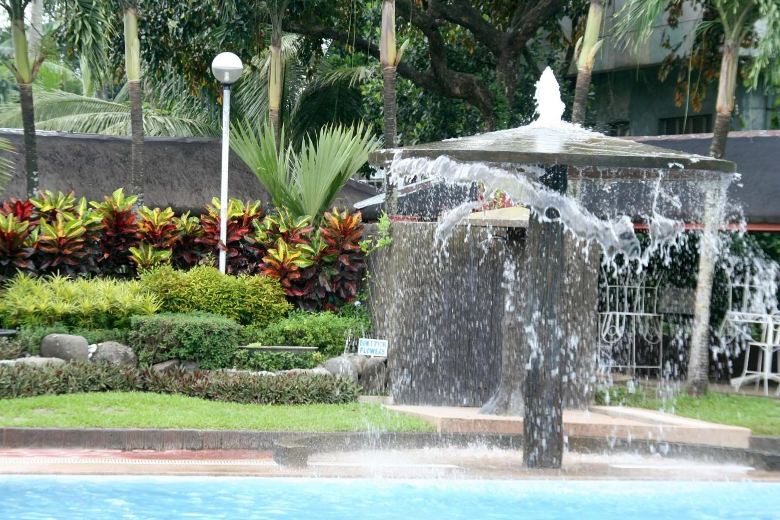 Swimming pool in Riverview Resort and Conference Center