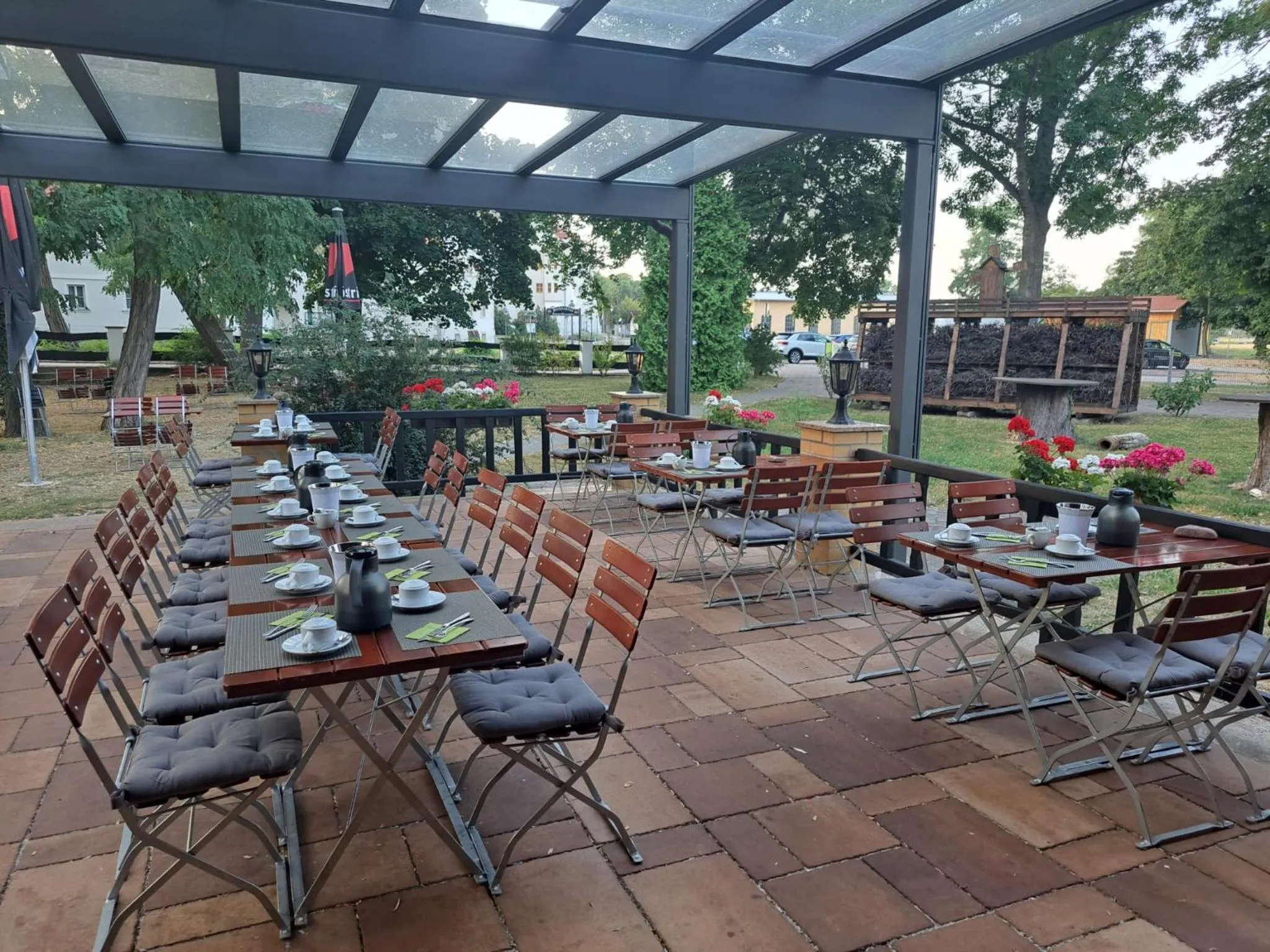 Restaurant/places to eat in Hotel Altes Badehaus