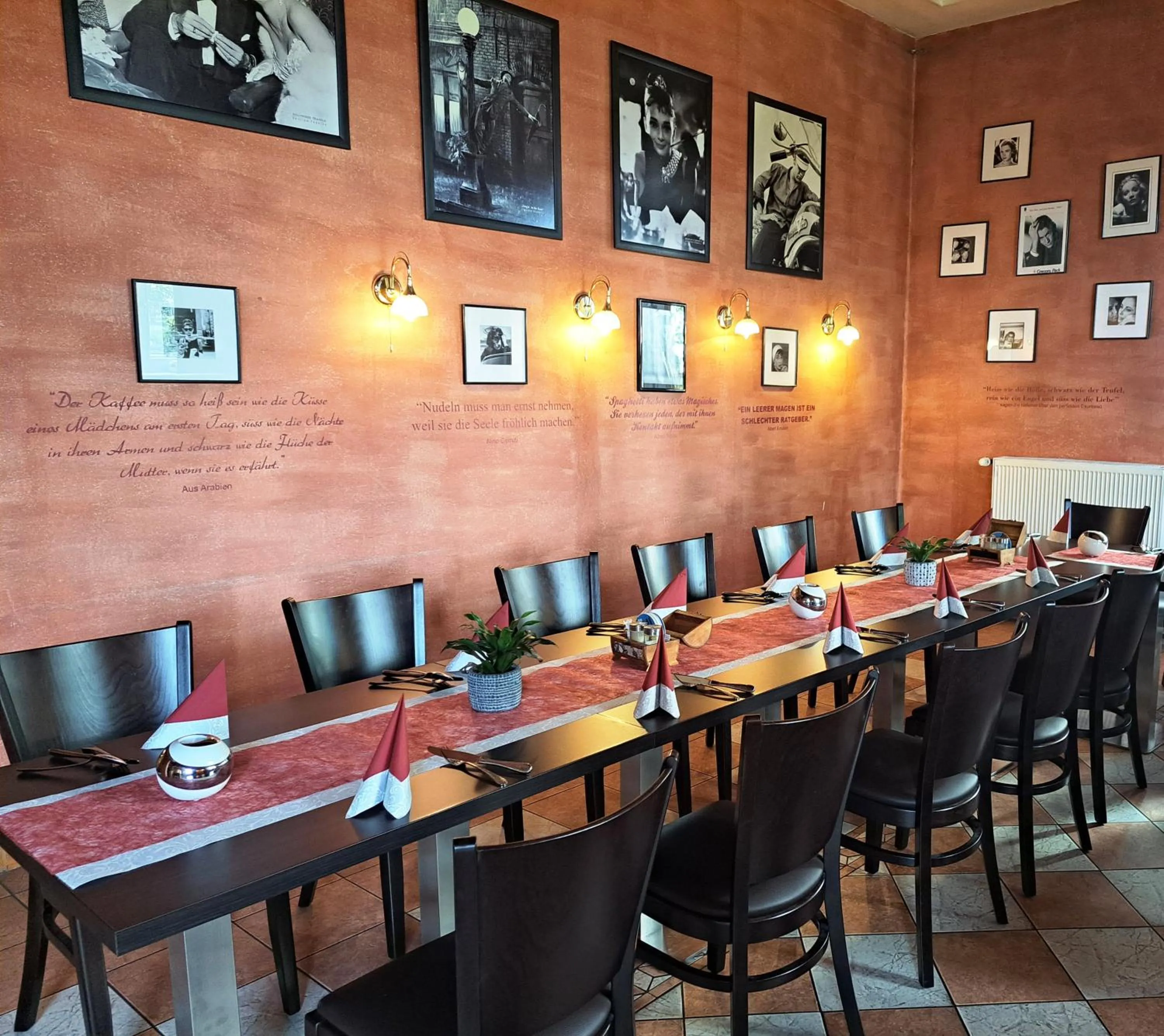 Restaurant/places to eat in Hotel Altes Badehaus