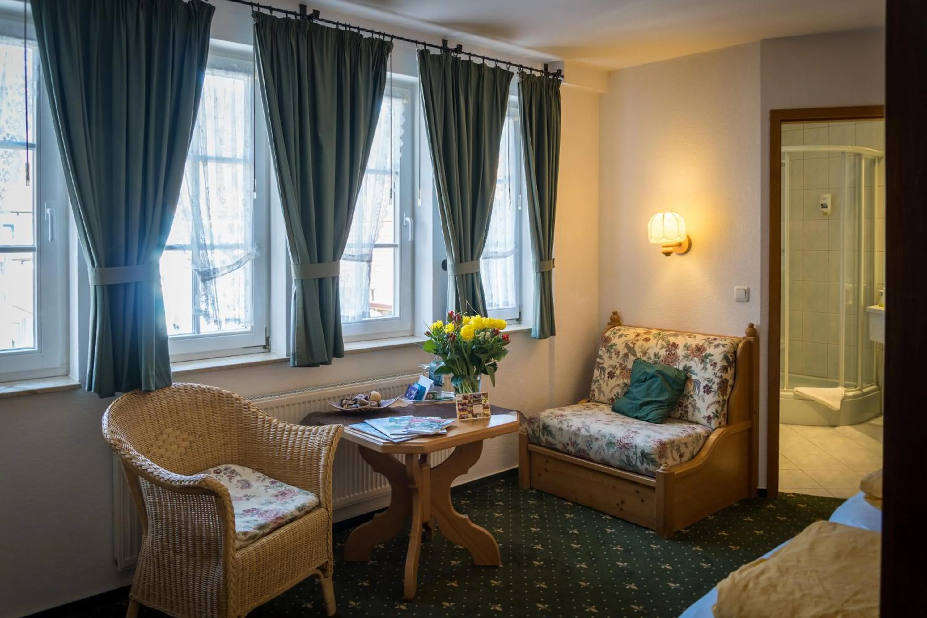 Photo of the whole room, Bed in Landhotel & Restaurant Kains Hof