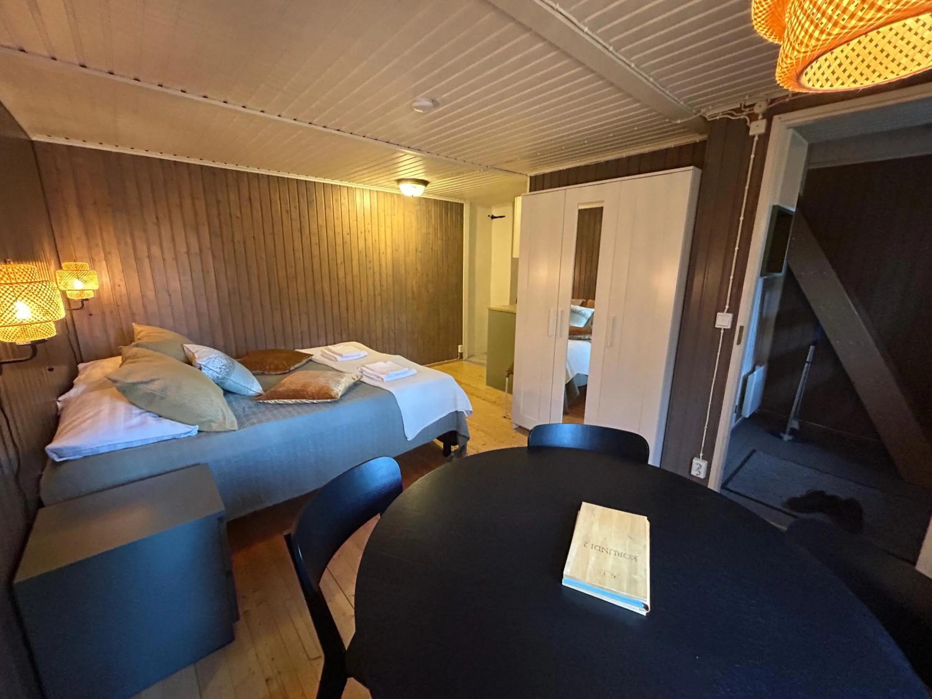 Photo of the whole room, Bed in Tankavaara Gold Village