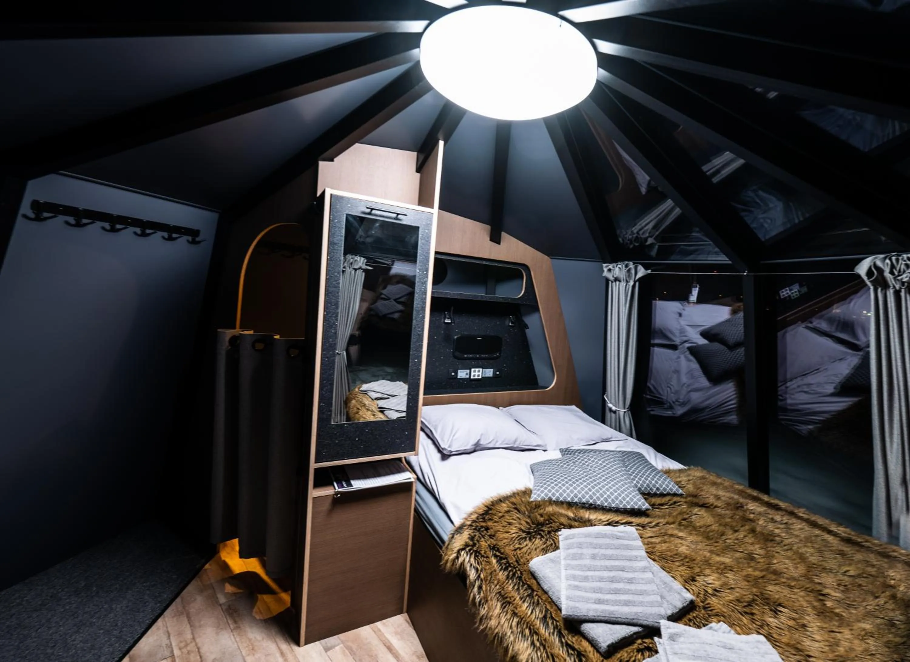 Bedroom, Bed in Tankavaara Gold Village