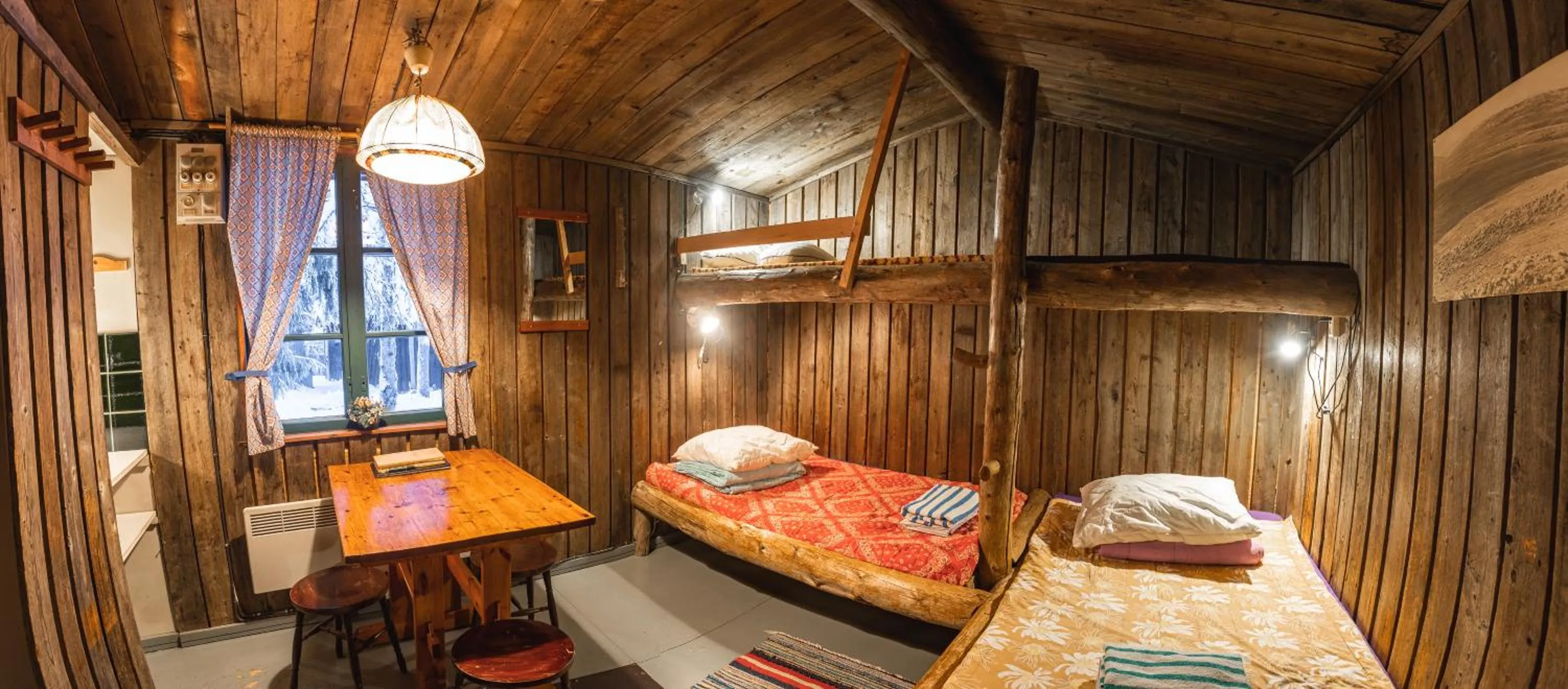 Photo of the whole room, Bed in Tankavaara Gold Village