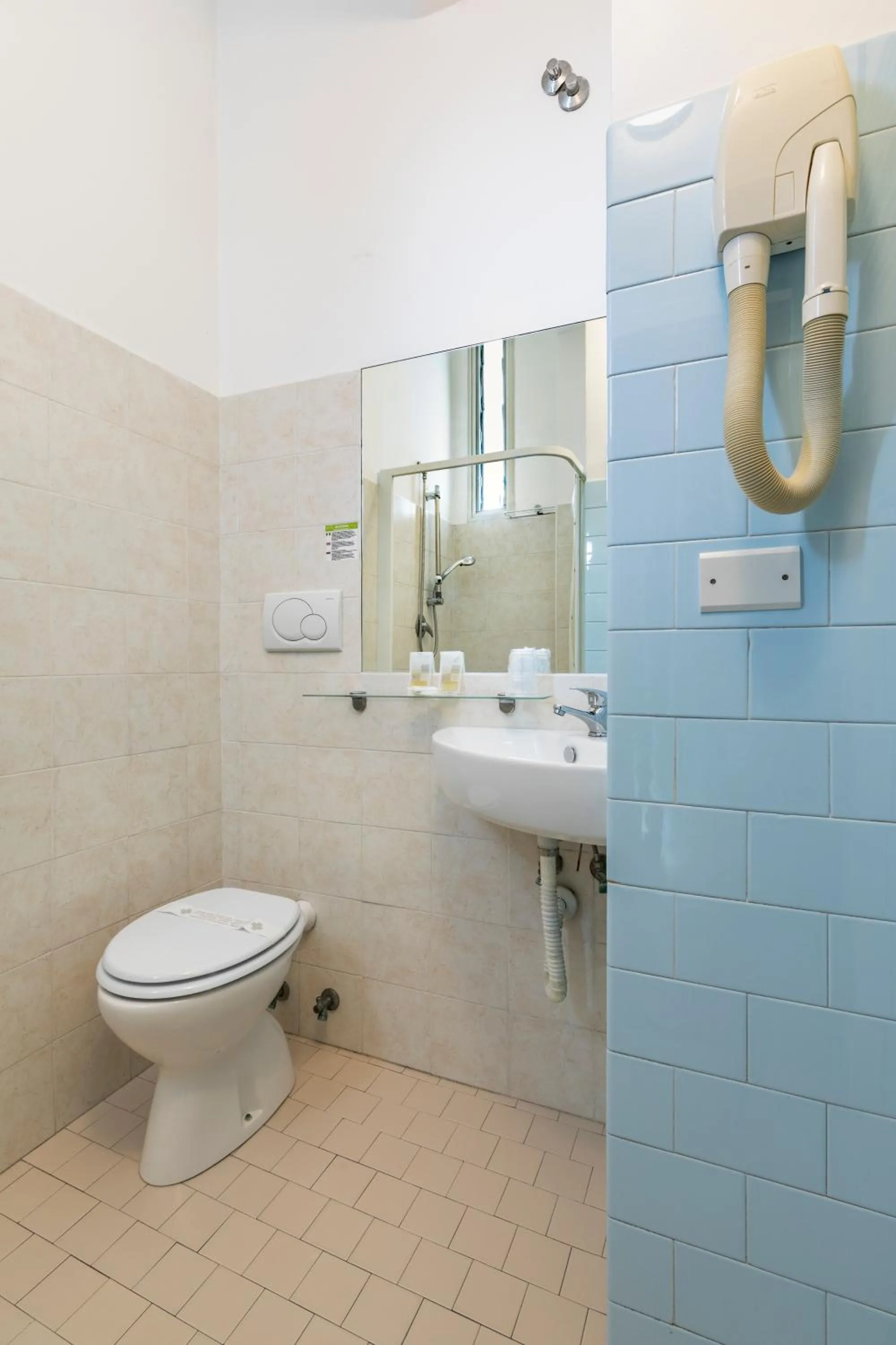 Toilet in Hotel Ausonia B&B RiMiNi