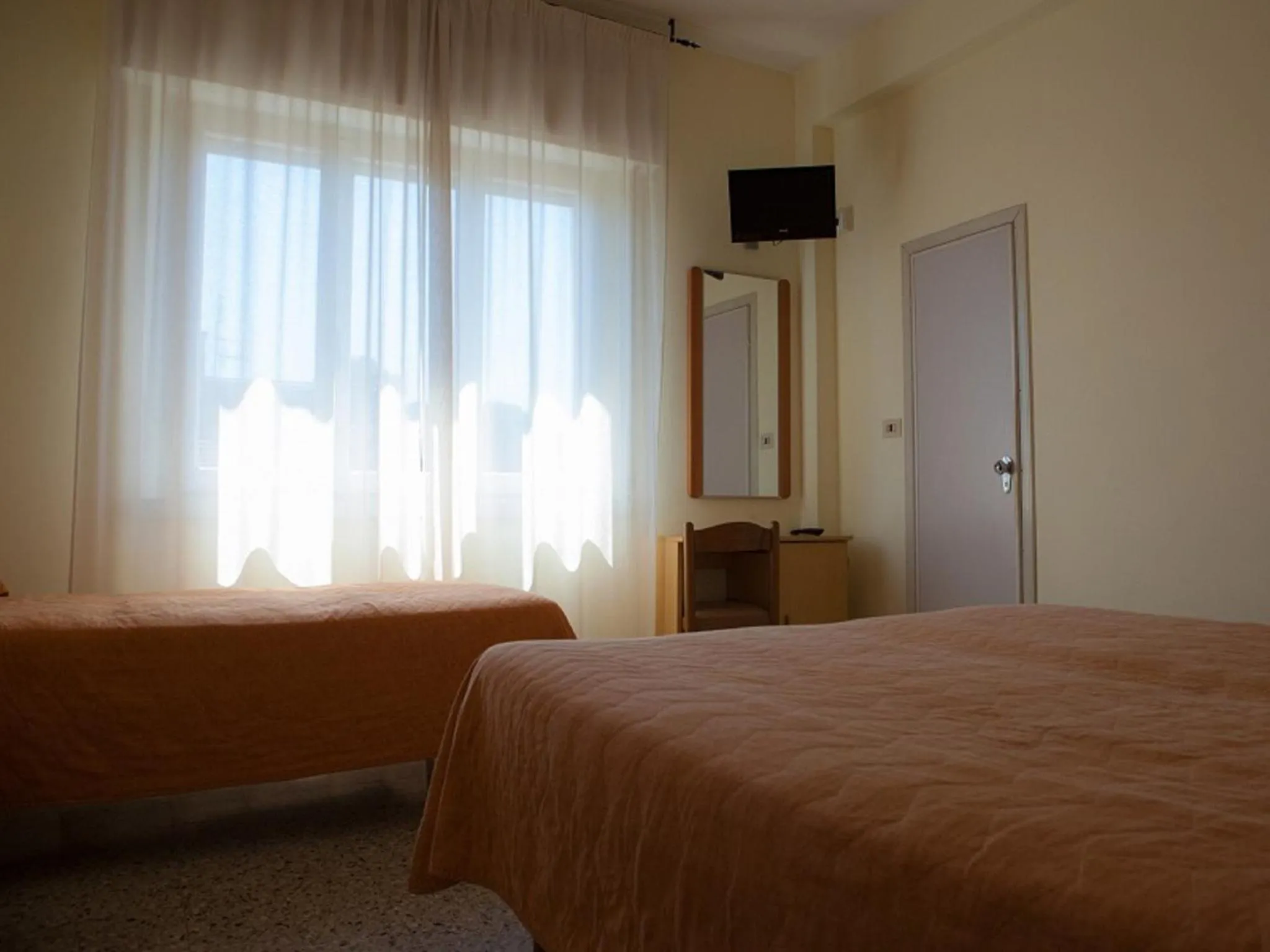 Bed in Hotel Ausonia B&B RiMiNi