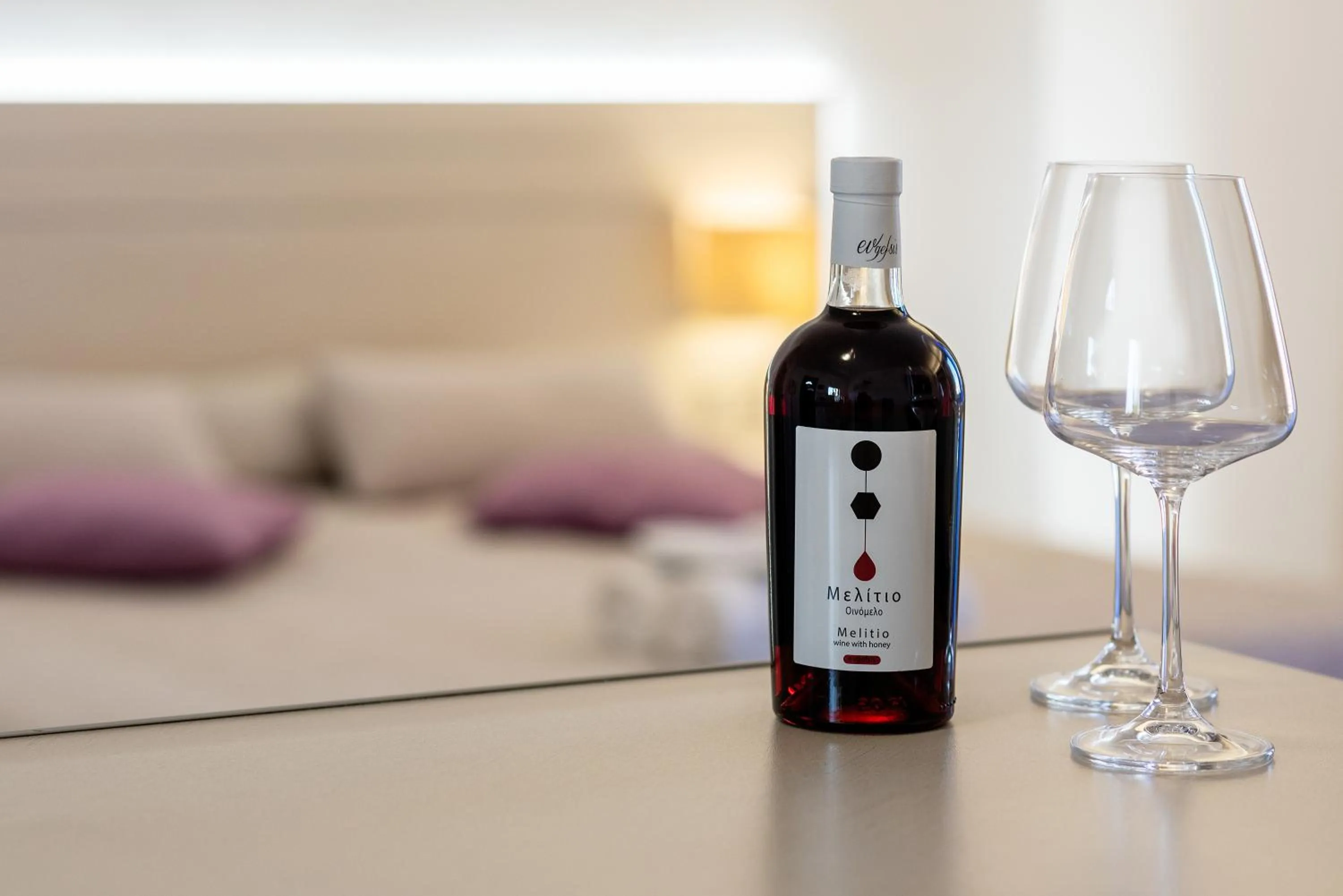 Decorative detail, Bed in Terinikos Sunny Garden Hotel & Junior Suites