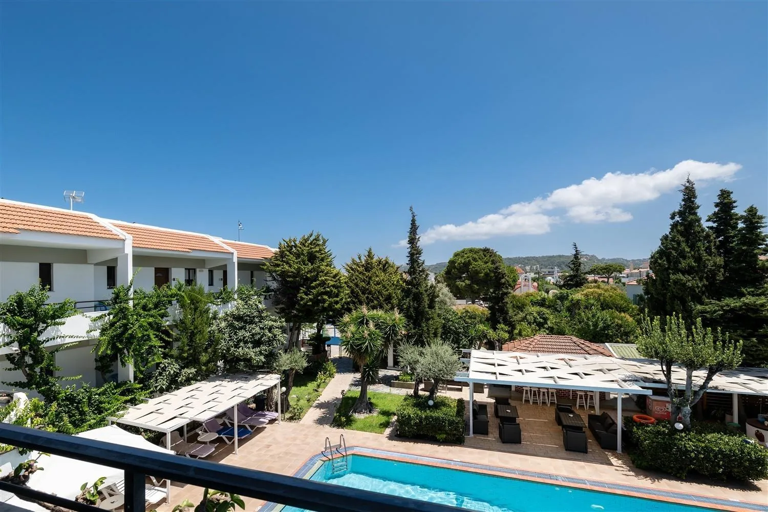 Property building in Terinikos Sunny Garden Hotel & Junior Suites