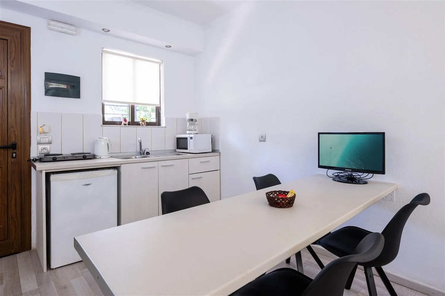 Dining area in Terinikos Sunny Garden Hotel & Junior Suites