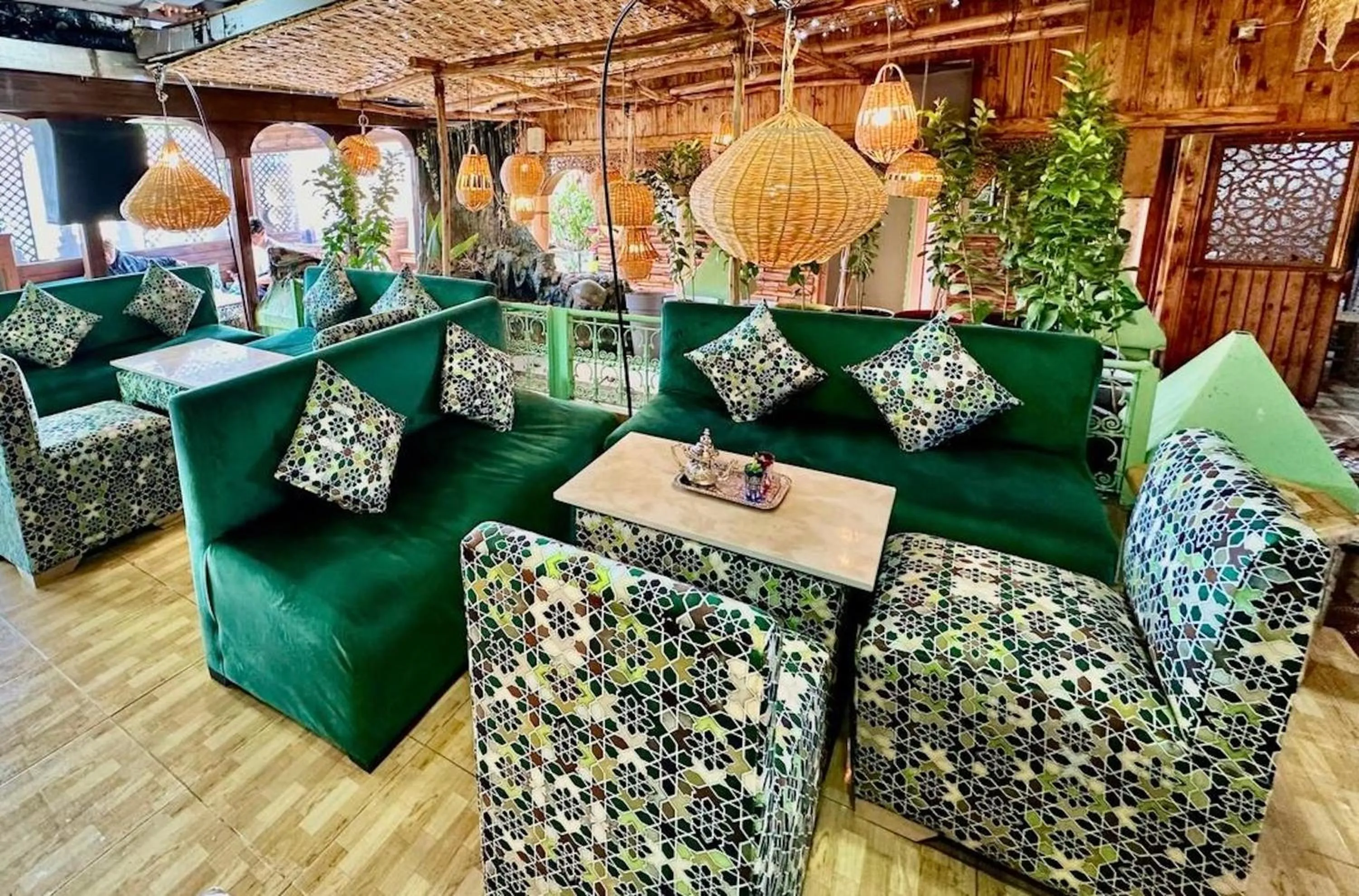 Restaurant/places to eat in Riad Verus