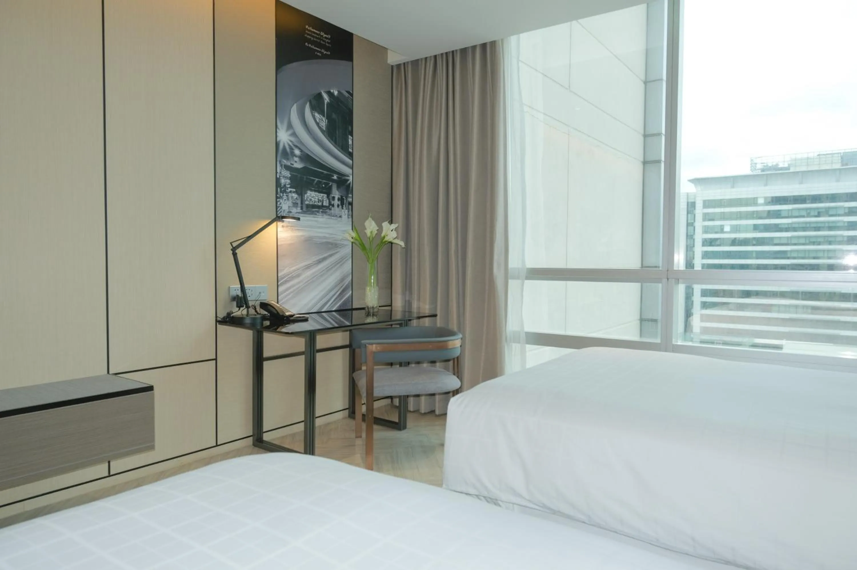 City view, Bed in Pathumwan Princess Hotel