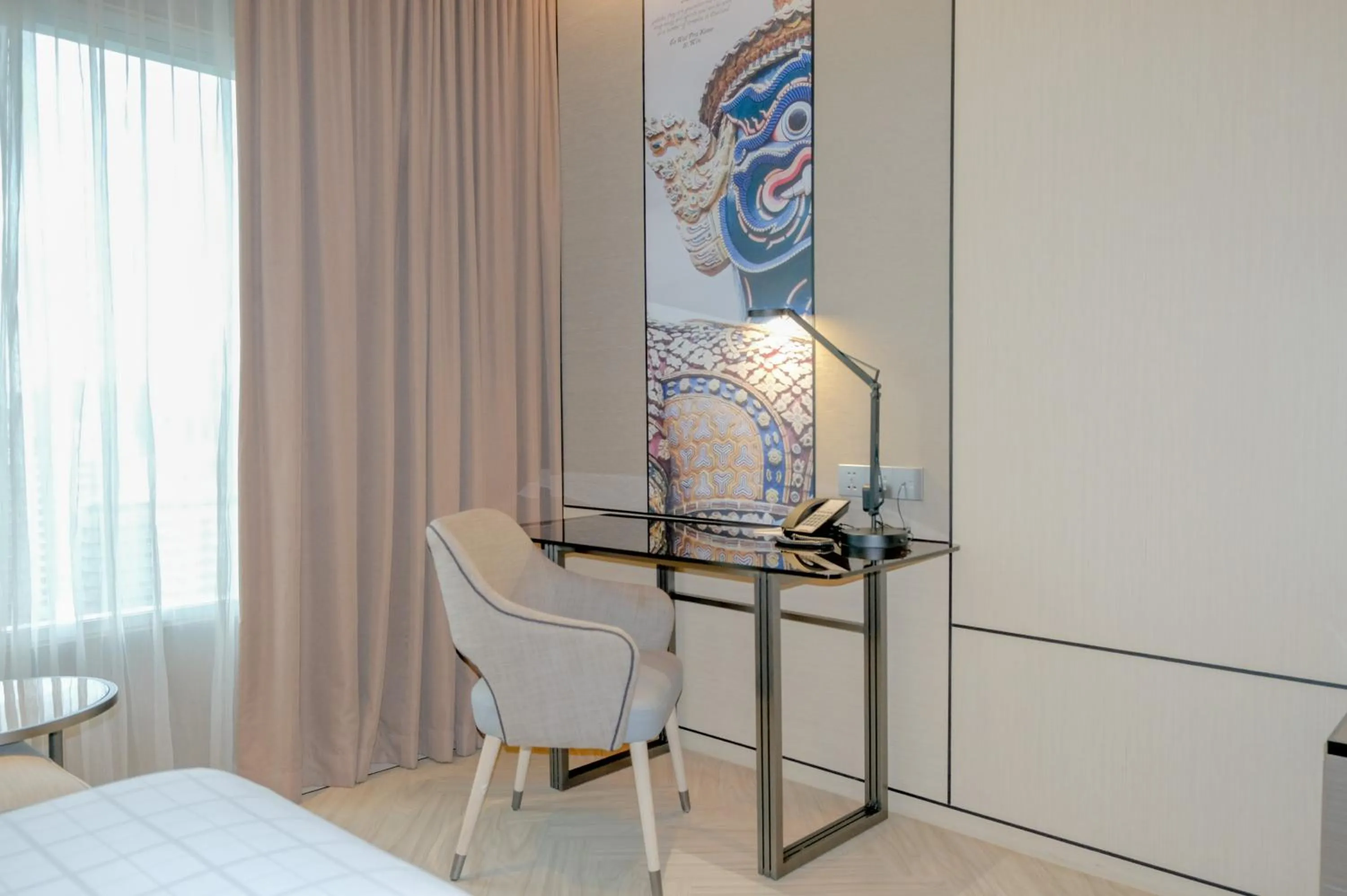 Facility for disabled guests, Bed in Pathumwan Princess Hotel