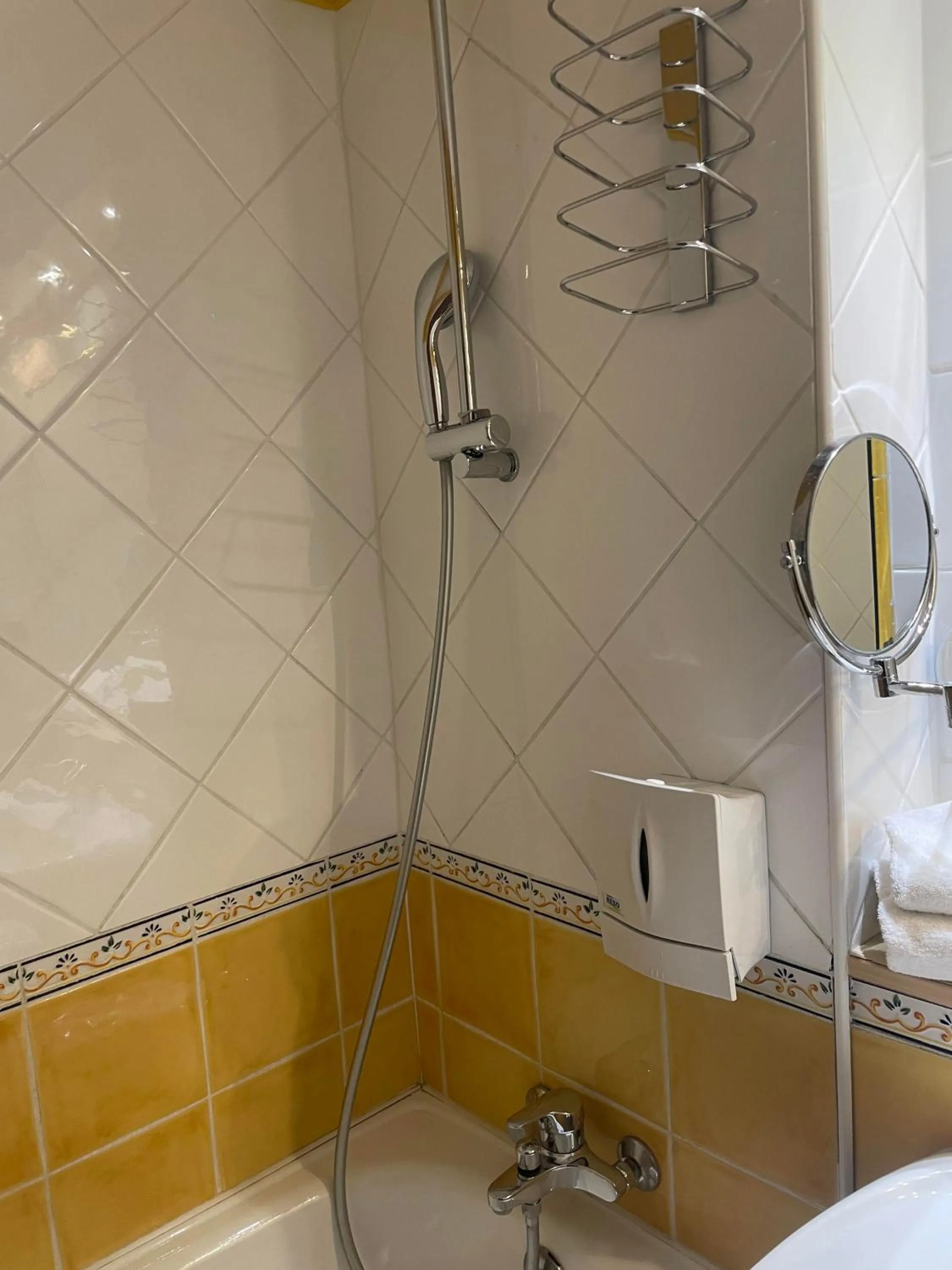 Bathroom in Hôtel Originals City, Armony Dijon - Chenôve