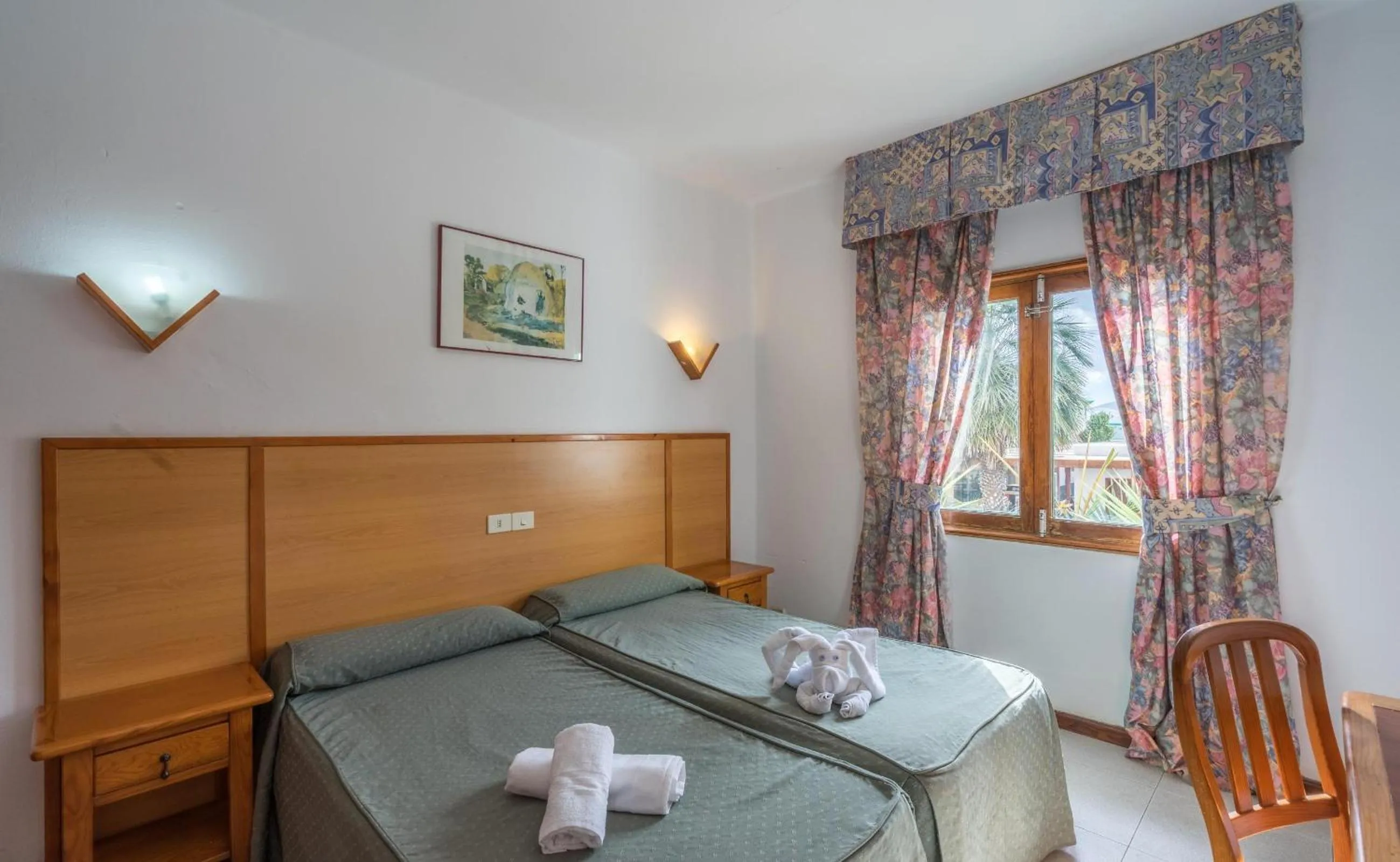 Photo of the whole room, Bed in BLUESEA Hotel Los Fiscos