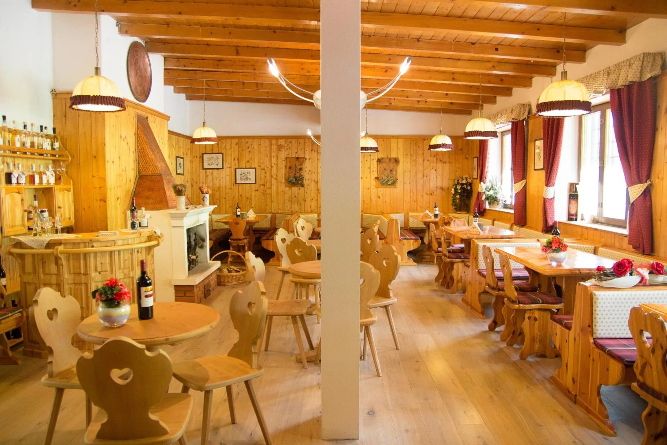 Communal lounge/ TV room in GH Hotel Piaz