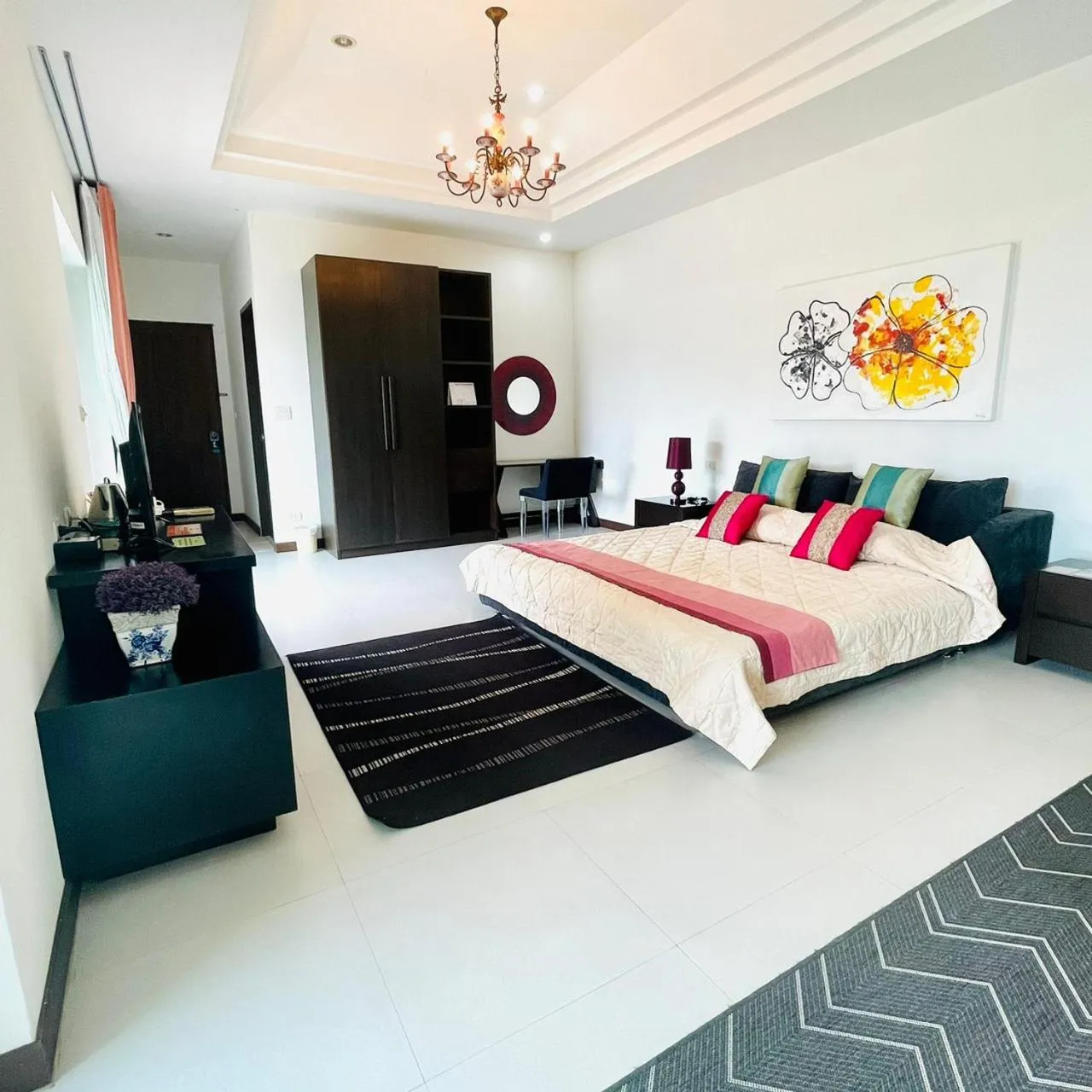 Photo of the whole room, Bed in Baan Ing Khao