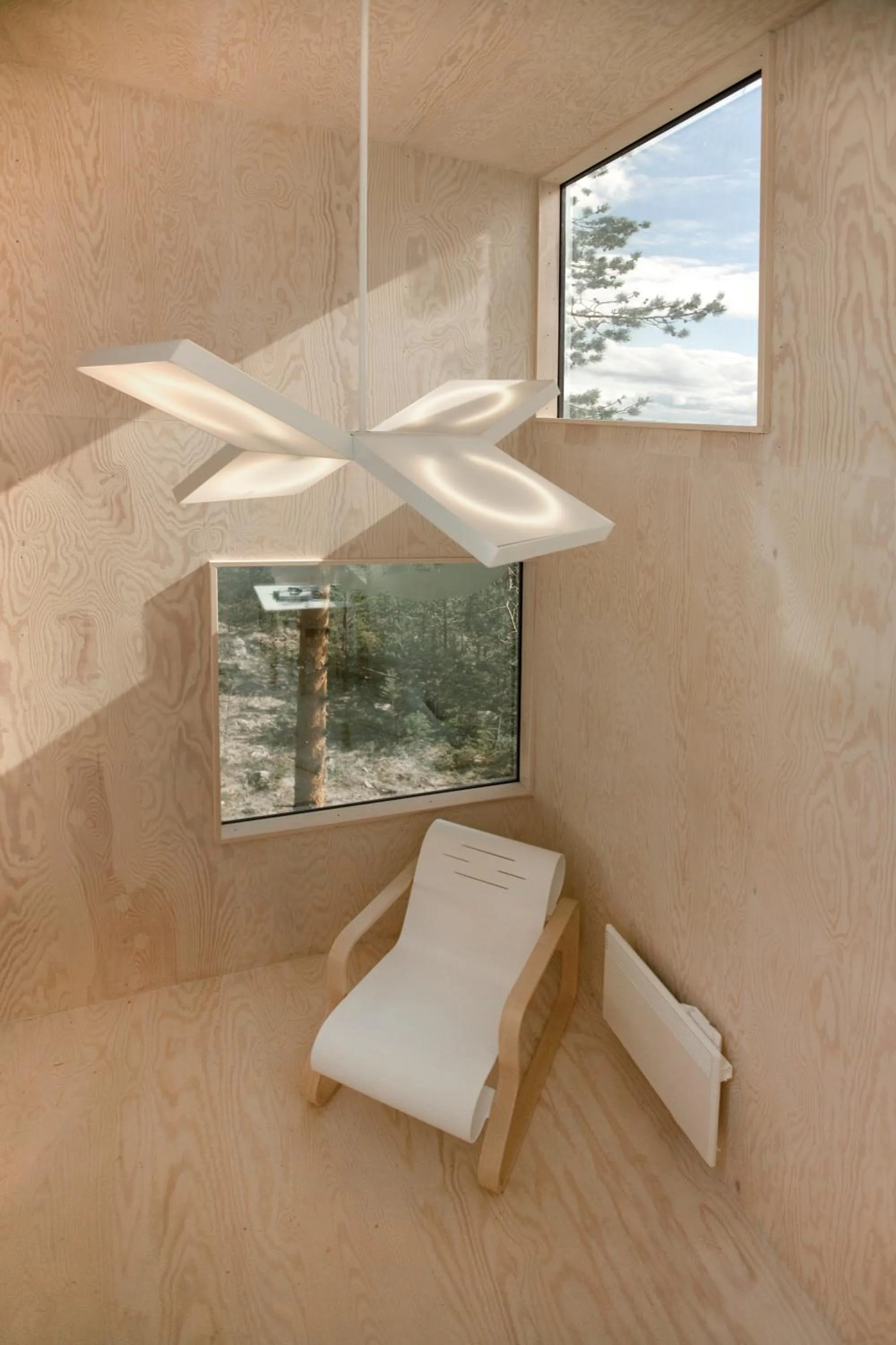 Photo of the whole room in Treehotel