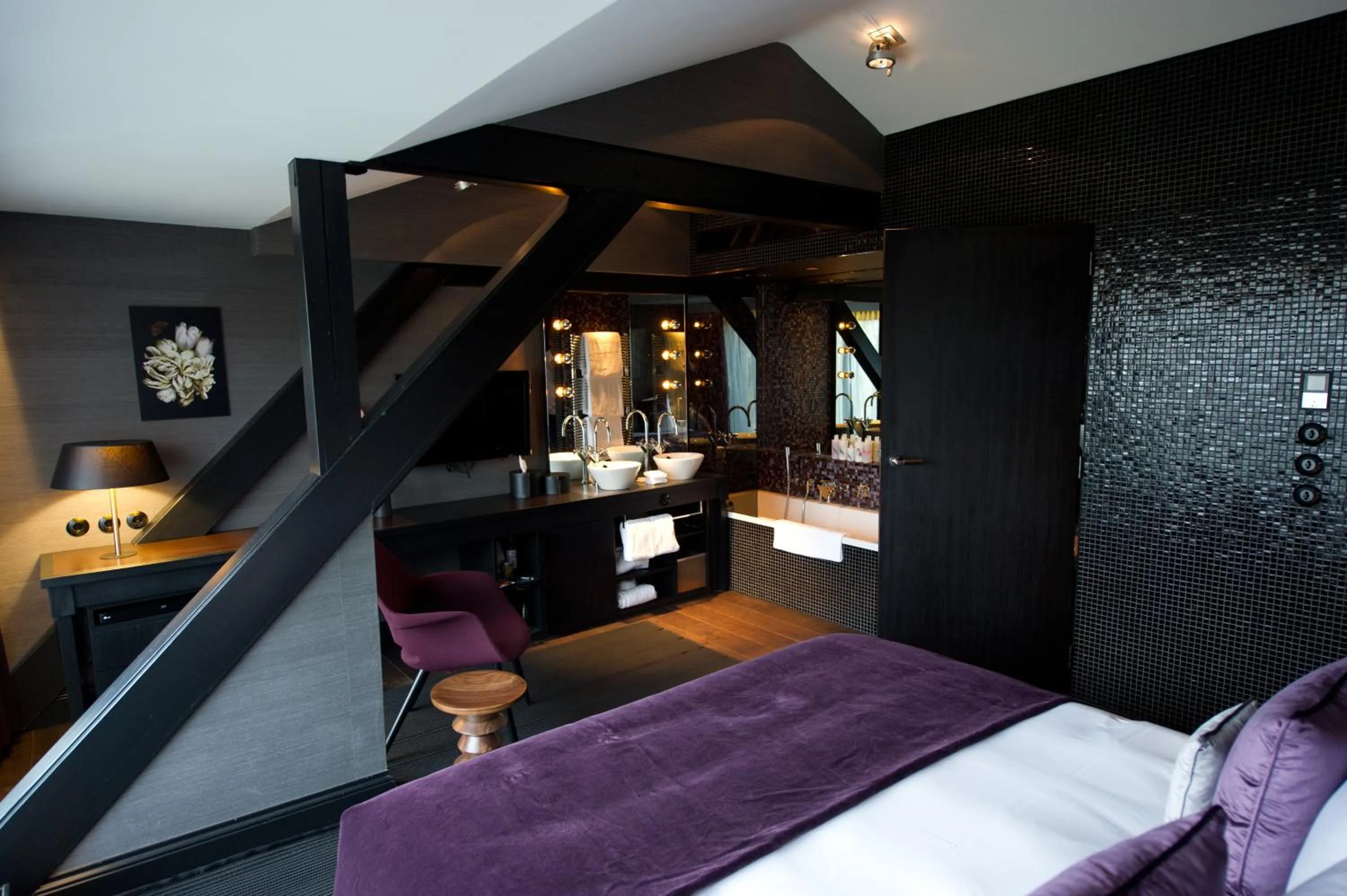 Photo of the whole room, Bed in Canal House