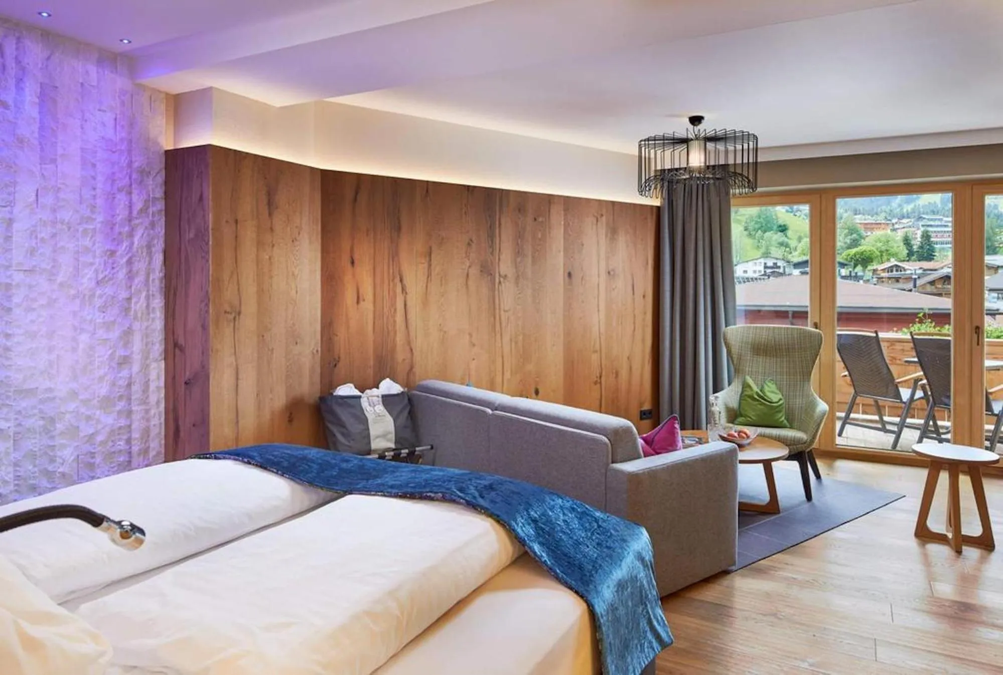 Photo of the whole room, Bed in Sporthotel Ellmau in Tirol