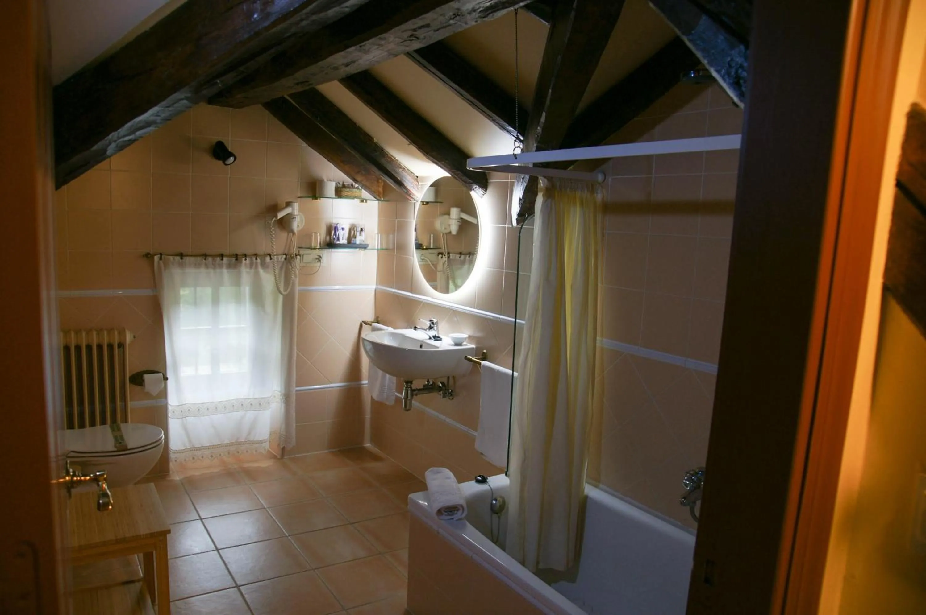 Shower in Hostal Rural Irigoienea