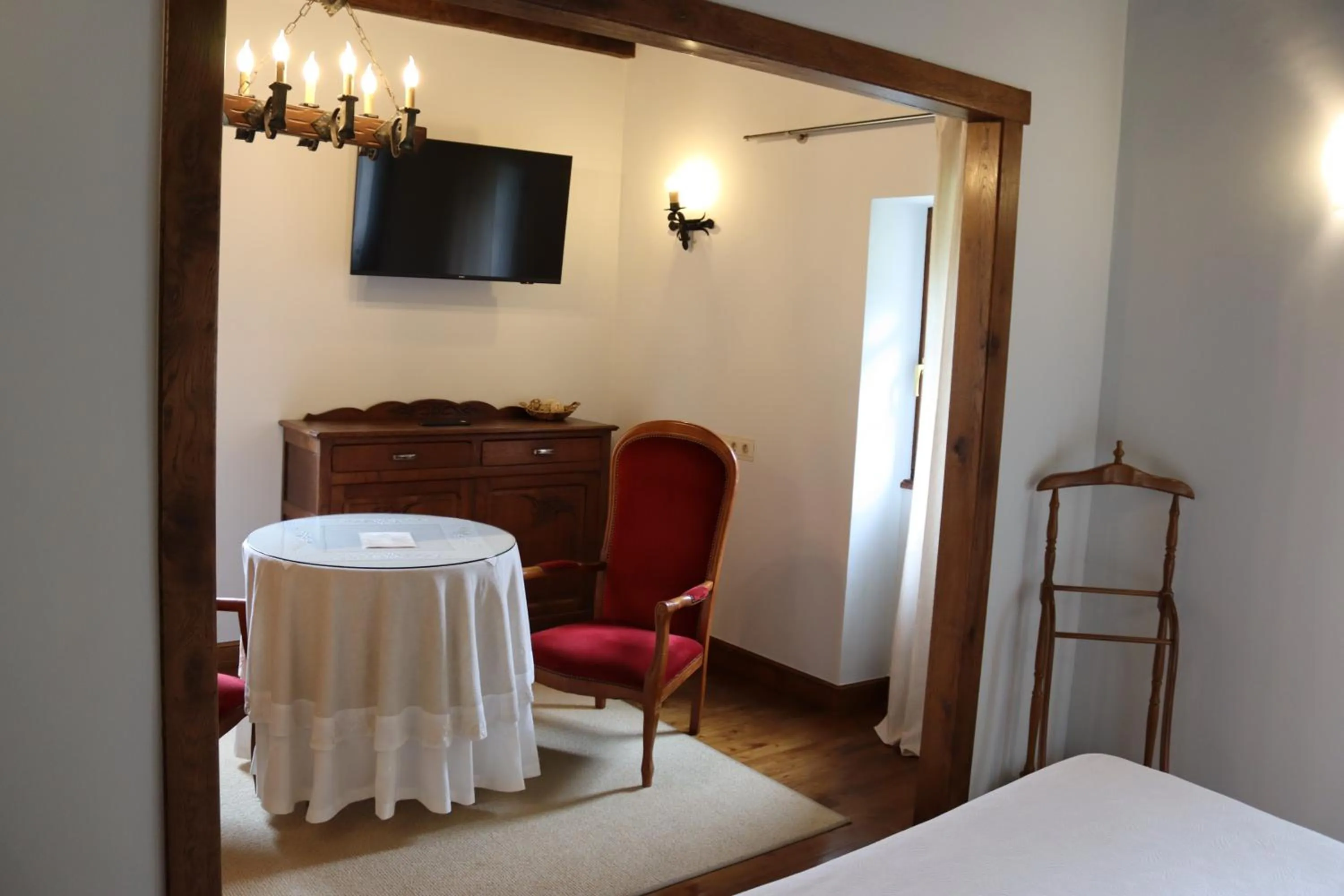 TV and multimedia, Bed in Hostal Rural Irigoienea