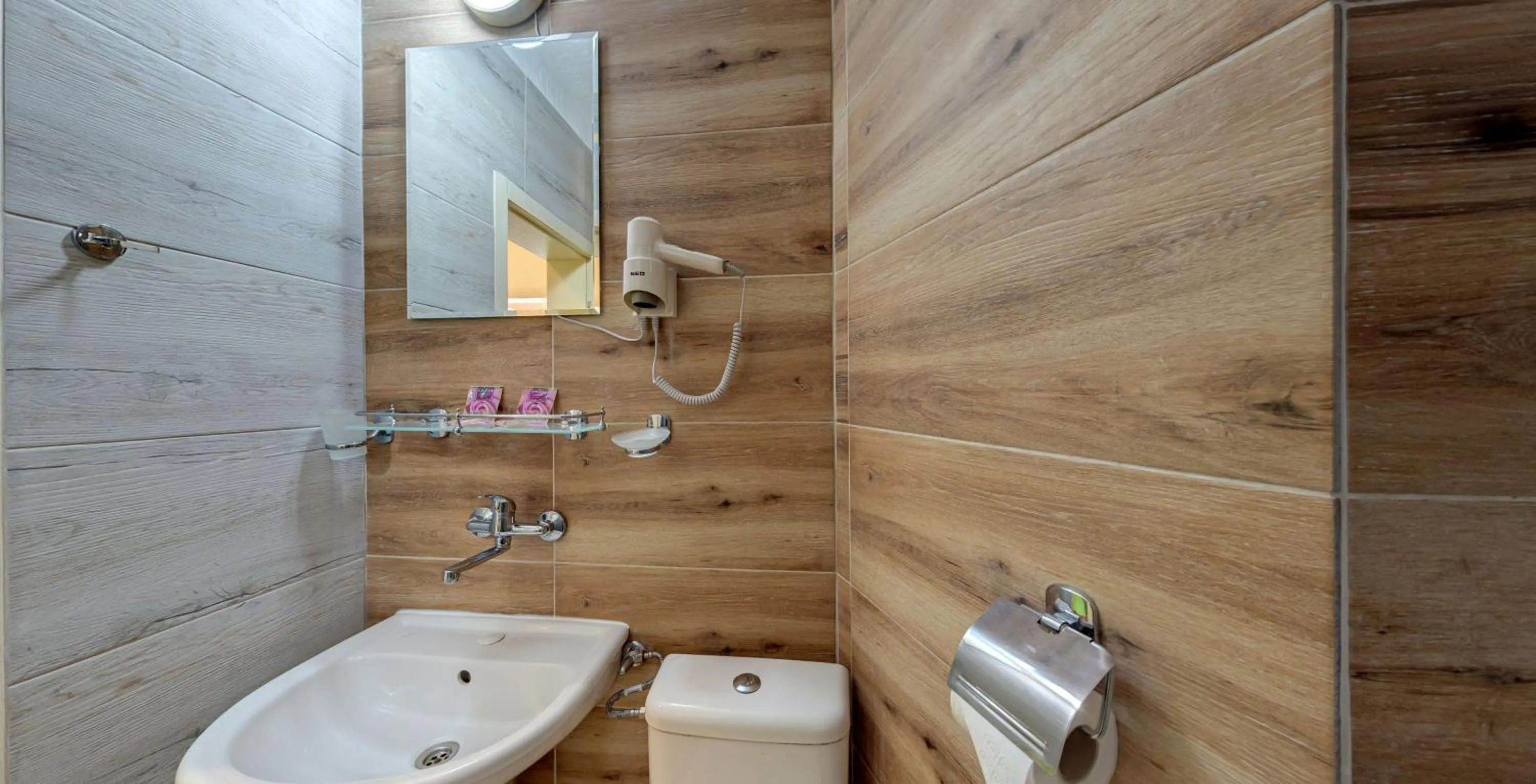 Shower in Grami Hotel