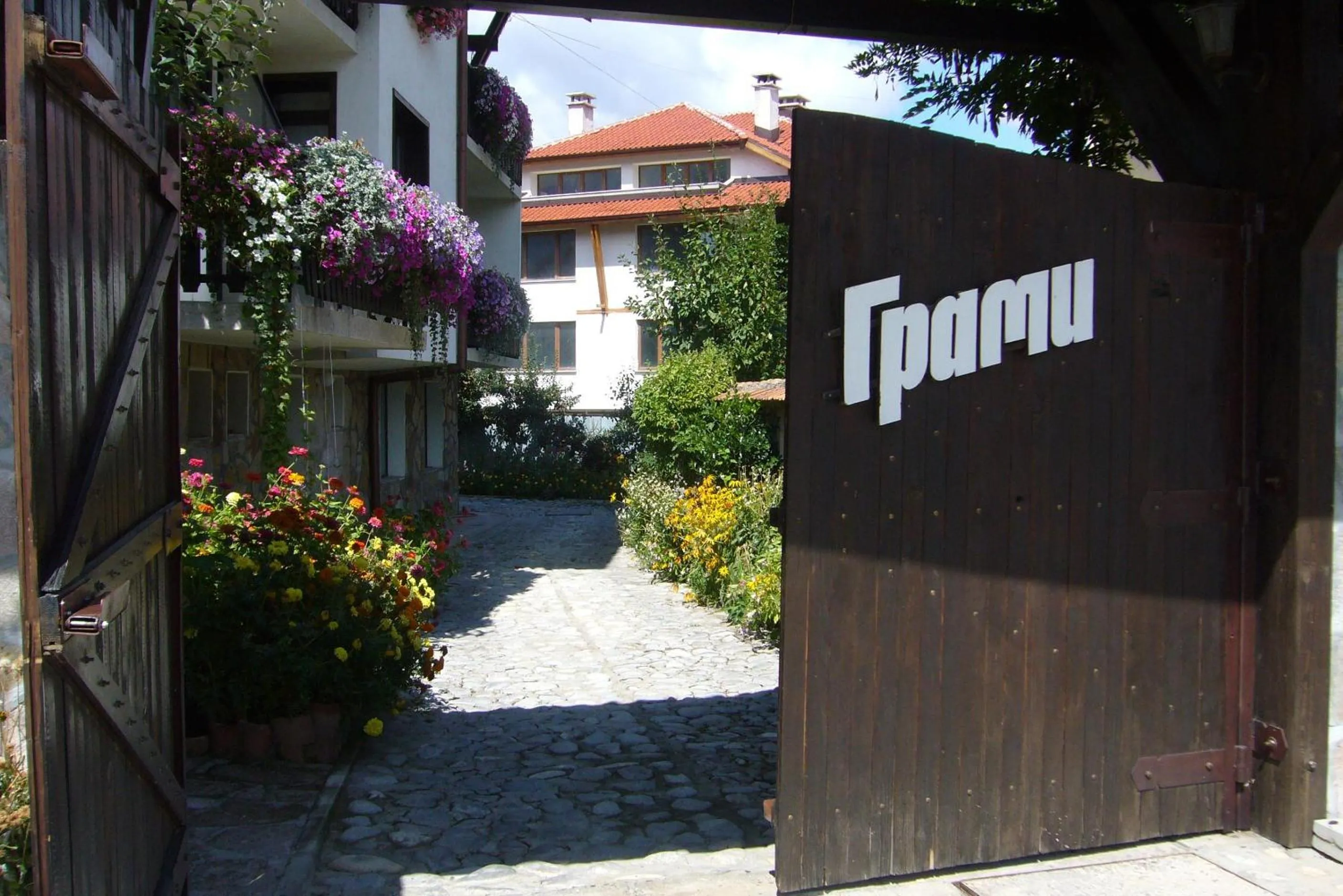 Property building in Grami Hotel