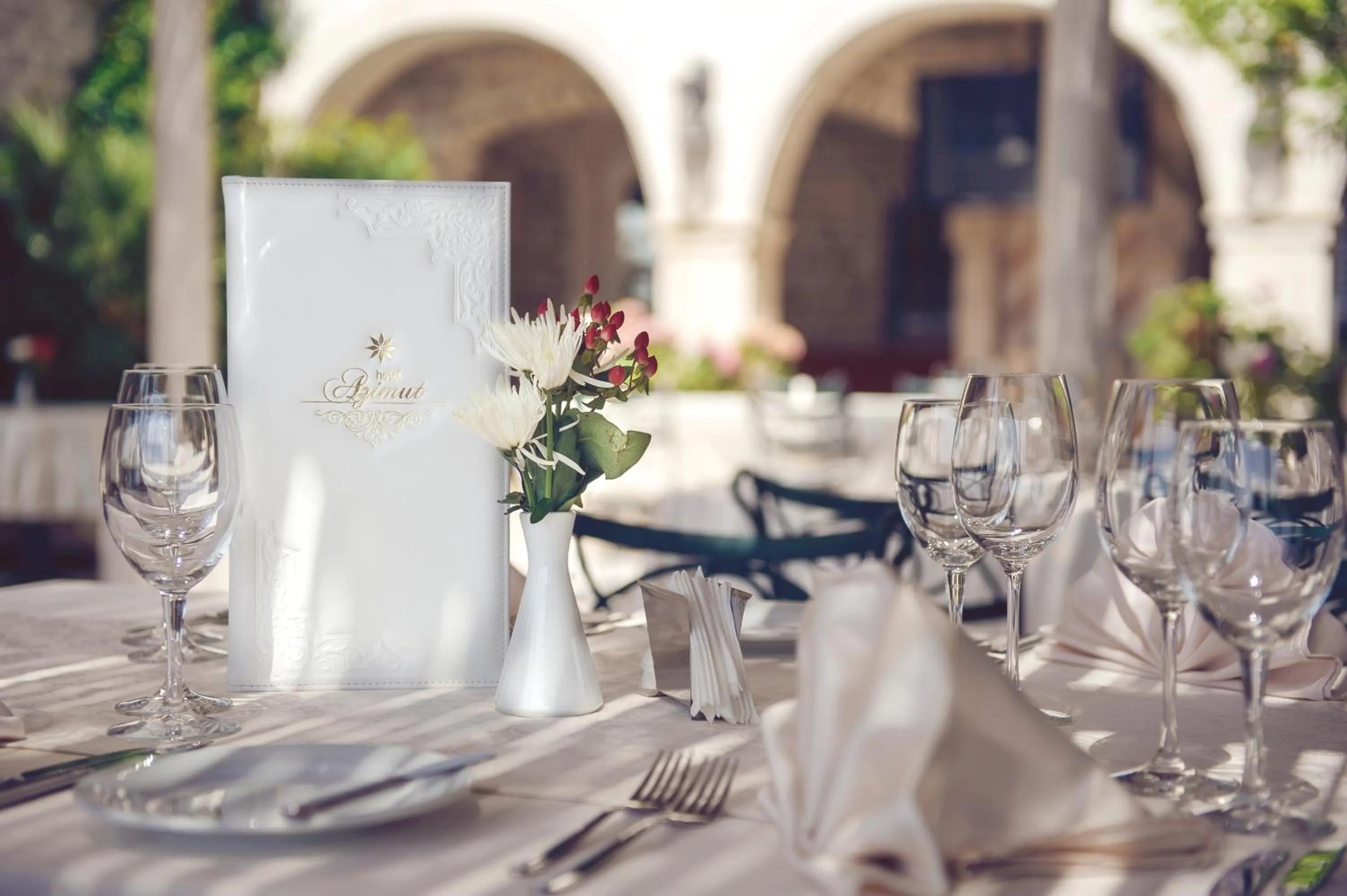 Restaurant/places to eat in Hotel Azimut