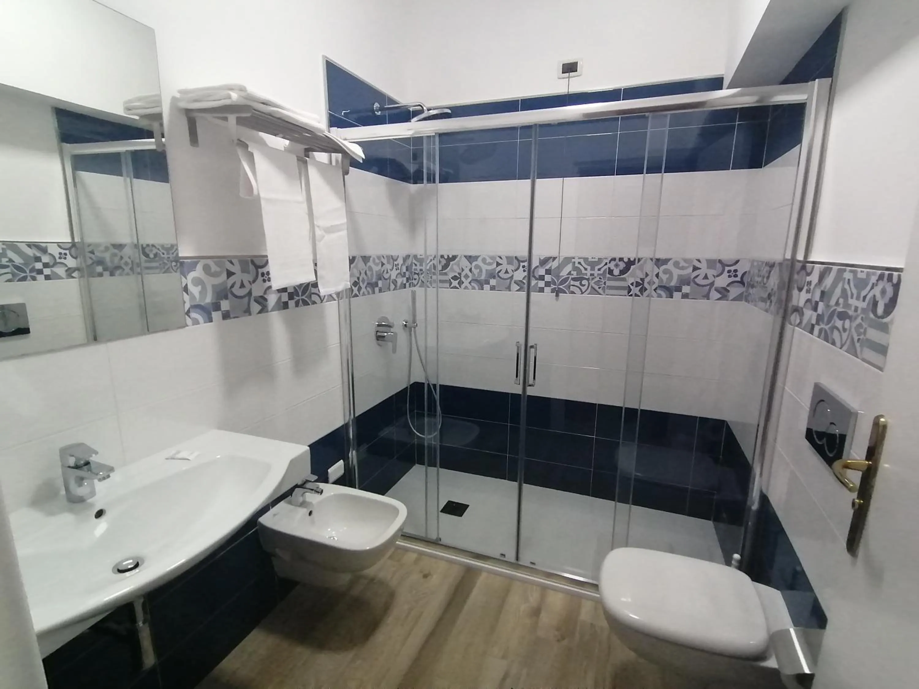 Shower in Hotel Il Nido Sorrento