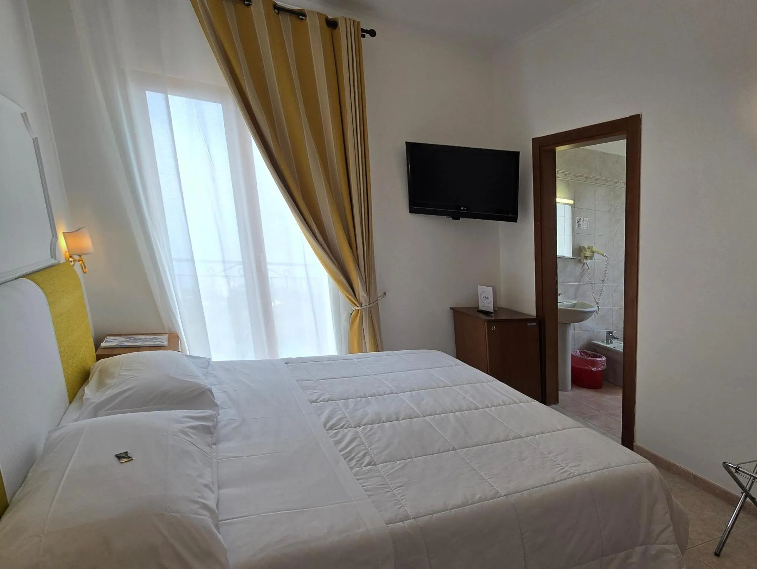 Bedroom, Bed in Hotel Il Nido Sorrento