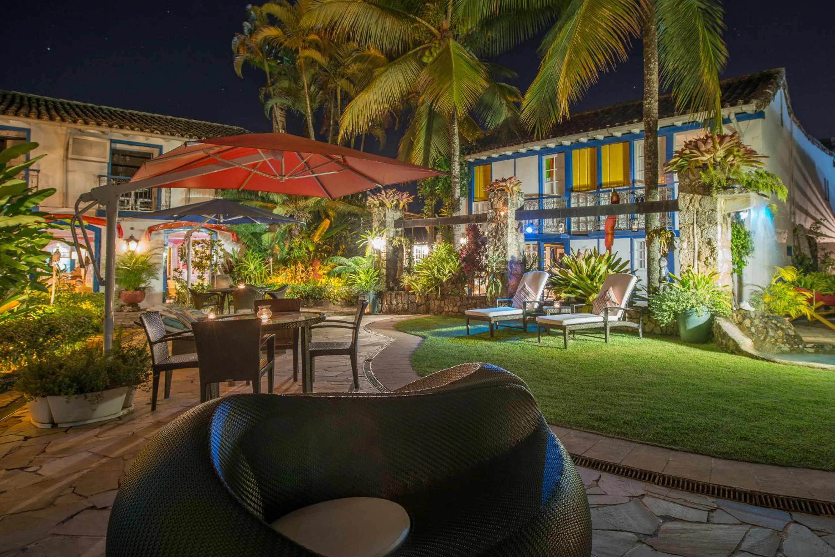 Facade/entrance in Sandi Hotel