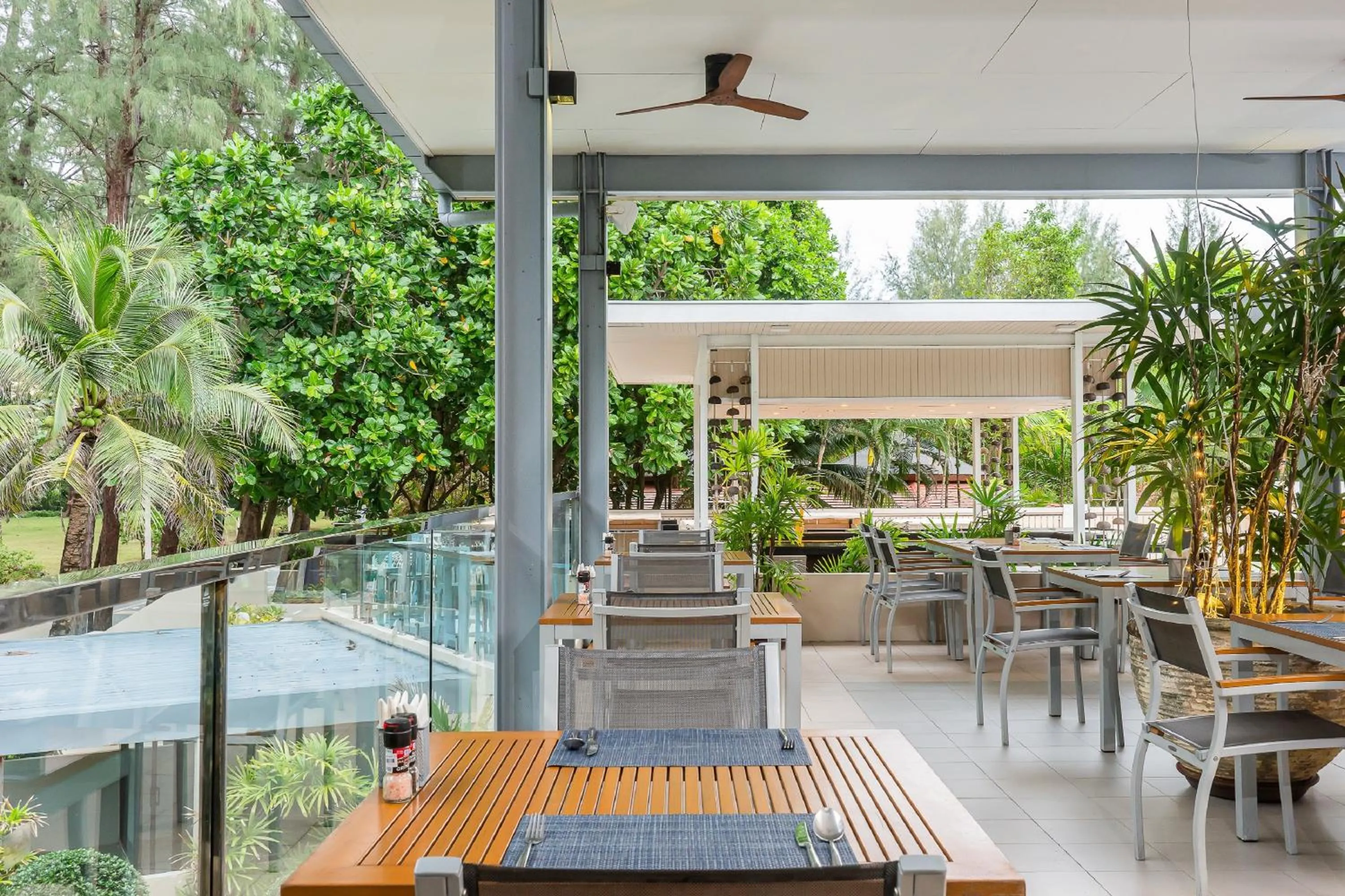 Restaurant/places to eat in Dewa Phuket Resort & Villas, Nai Yang Beach